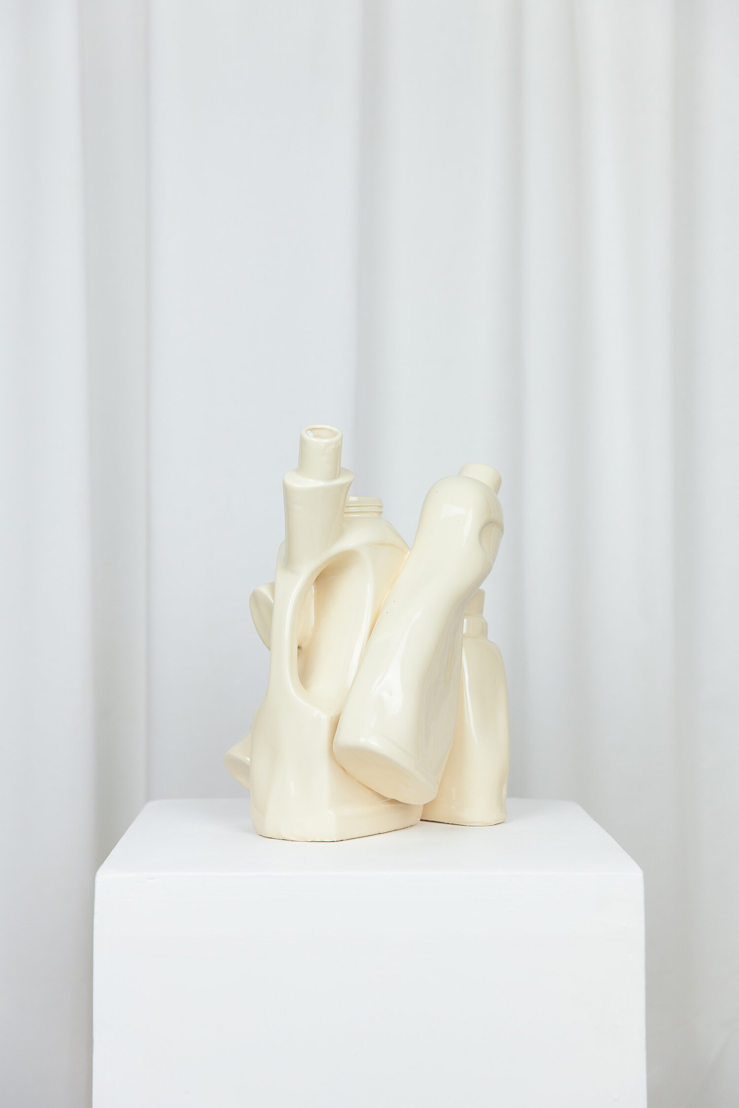 CLEANING_KIT_VASE_BEIGE_WWW.LOLAMAYERAS.COM_IG_LOLAMAYERAS_-0076-4.jpg