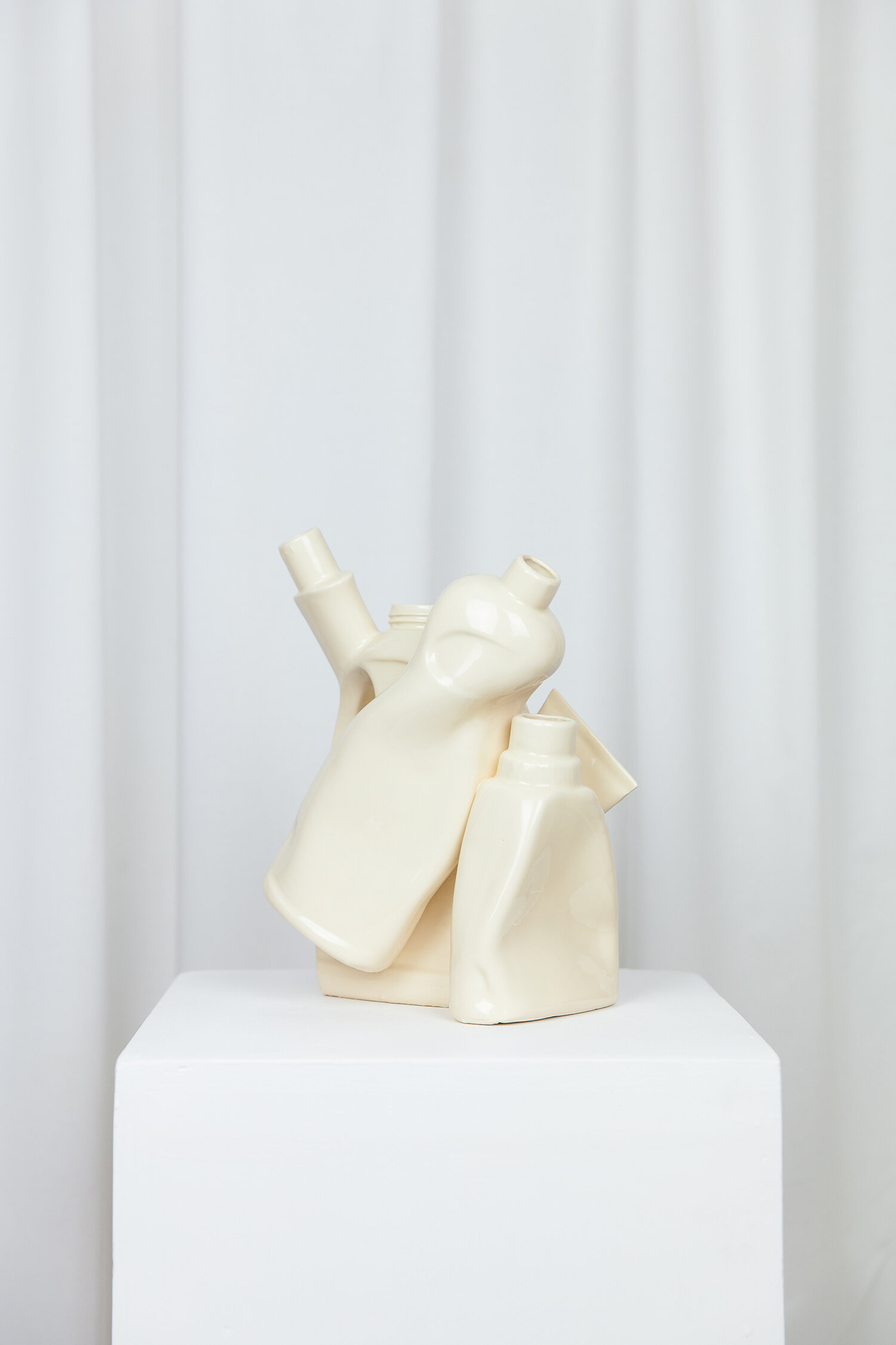 CLEANING_KIT_VASE_BEIGE_WWW.LOLAMAYERAS.COM_IG_LOLAMAYERAS_-0078-4.jpg