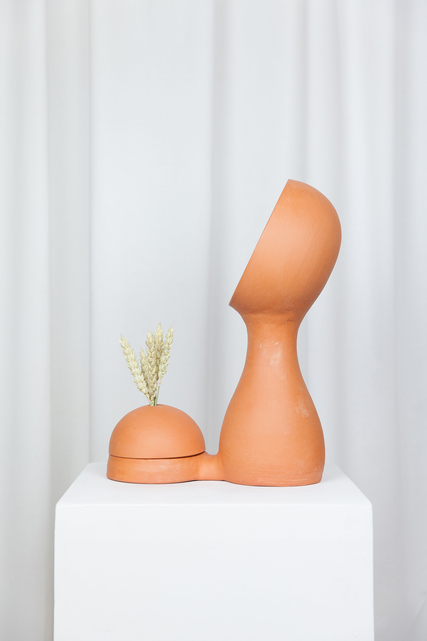 WIT_MIRROR_VASE_RED_WWW.LOLAMAYERAS.COM_IG_LOLAMAYERAS_-0039-5.jpg