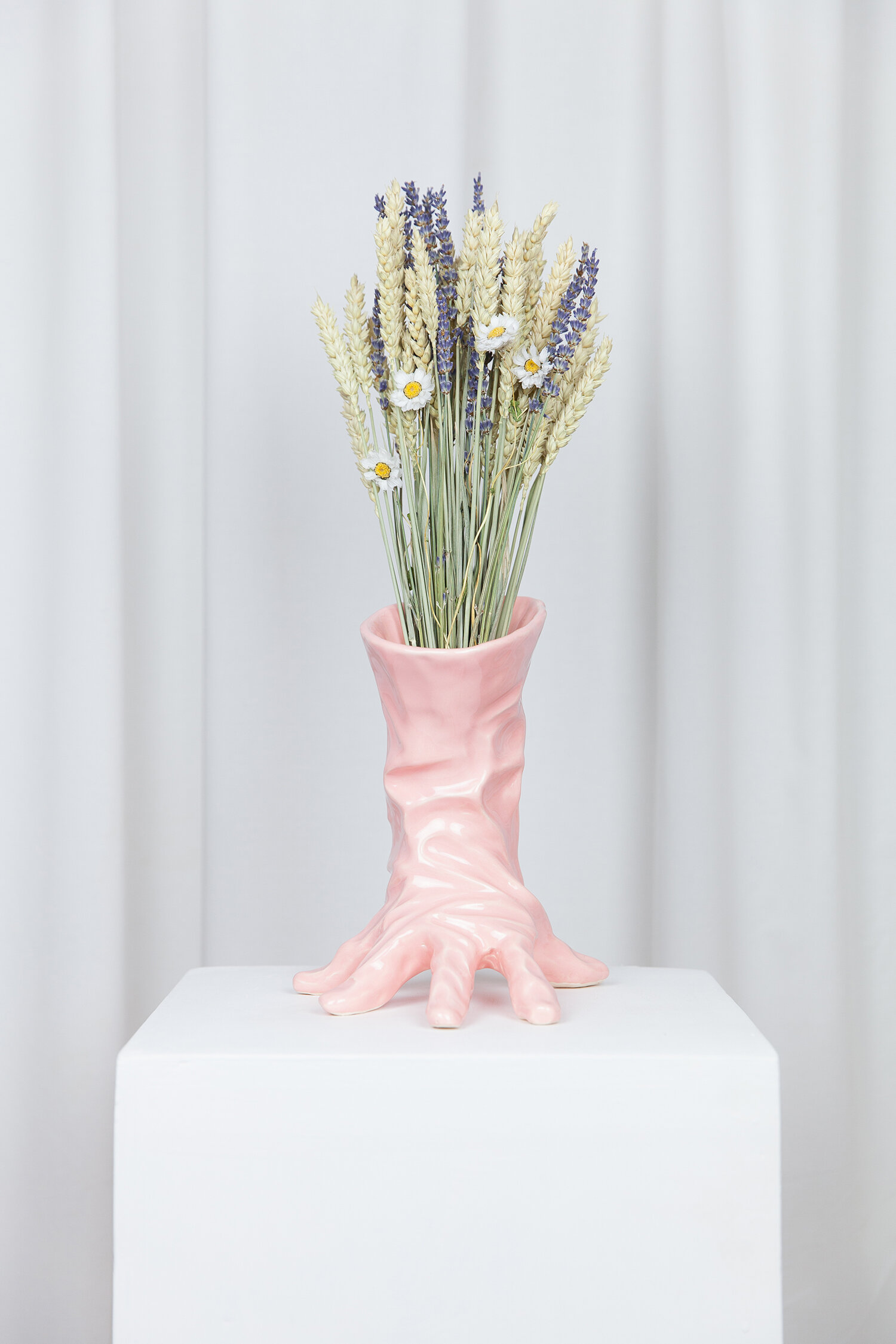 CLEANING_GLOVE_VASE_PINK_WWW.LOLAMAYERAS.COM_IG_LOLAMAYERAS_-0027.jpg