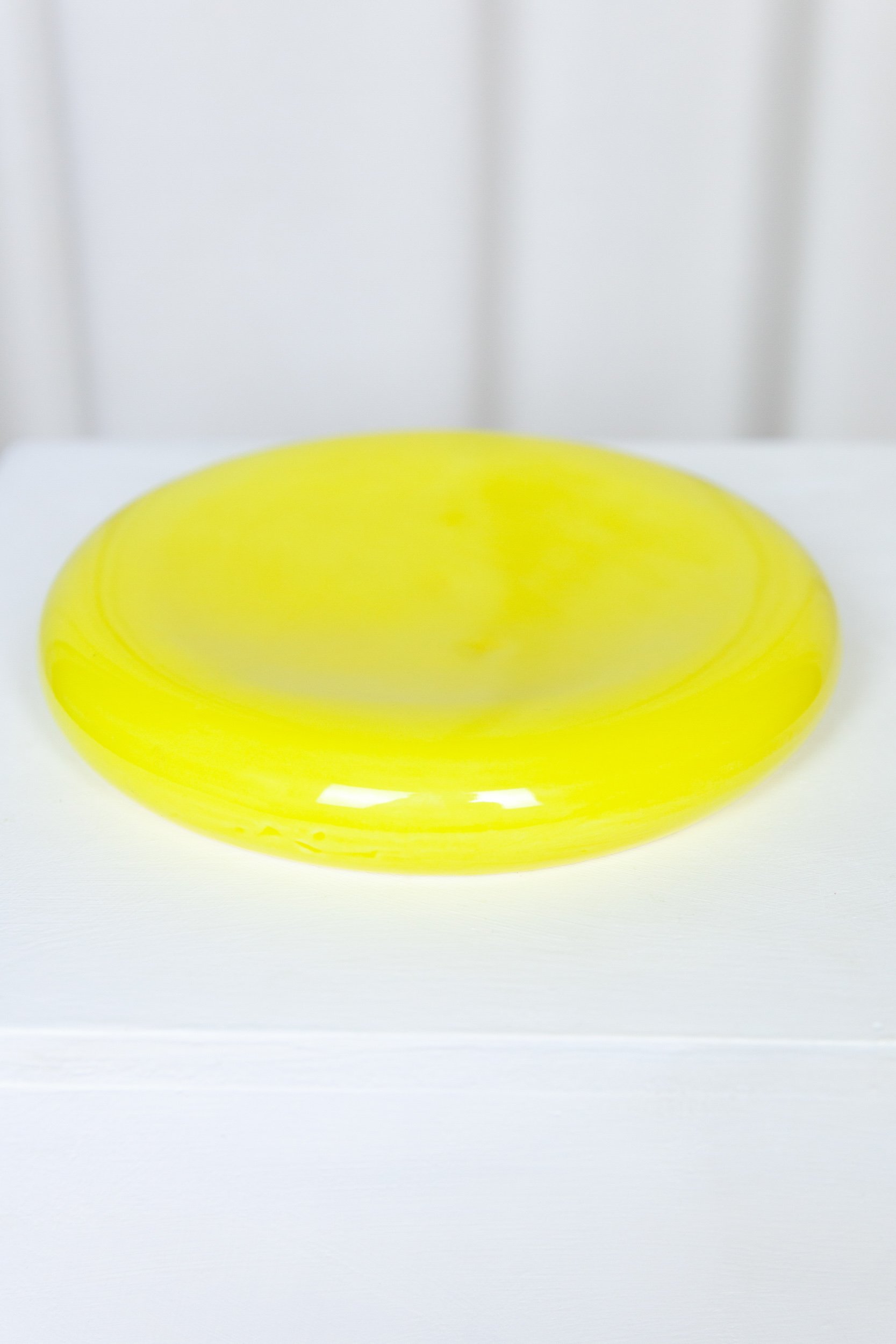 TINY_PUFFY_PLATE_YELLOW_WWW.LOLAMAYERAS.COM_IG_@LOLAMAYERAS_-IMG_2103_web.jpg