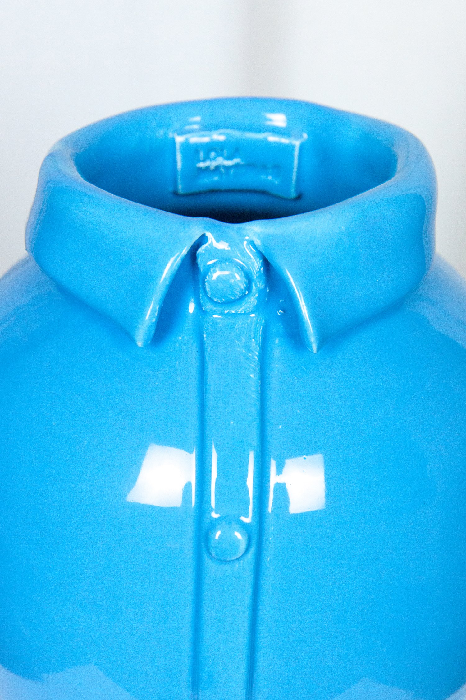 SHIRT_VASE_BLUE_WWW.LOLAMAYERAS.COM_IG_@LOLAMAYERAS_-9452-2.jpg