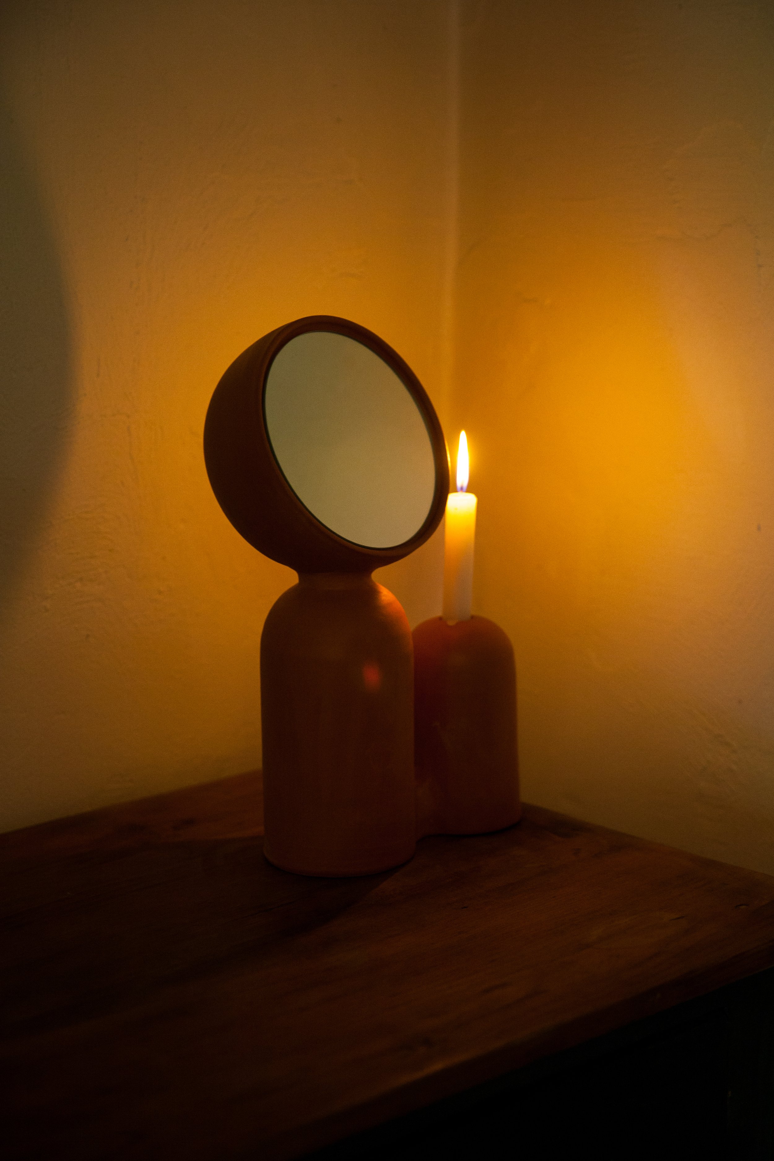 COIFFEUSE_MIRROR_CANDLESTICK_RED_WWW.LOLAMAYERAS.COM_IG_@LOLAMAYERAS_-9961.jpg