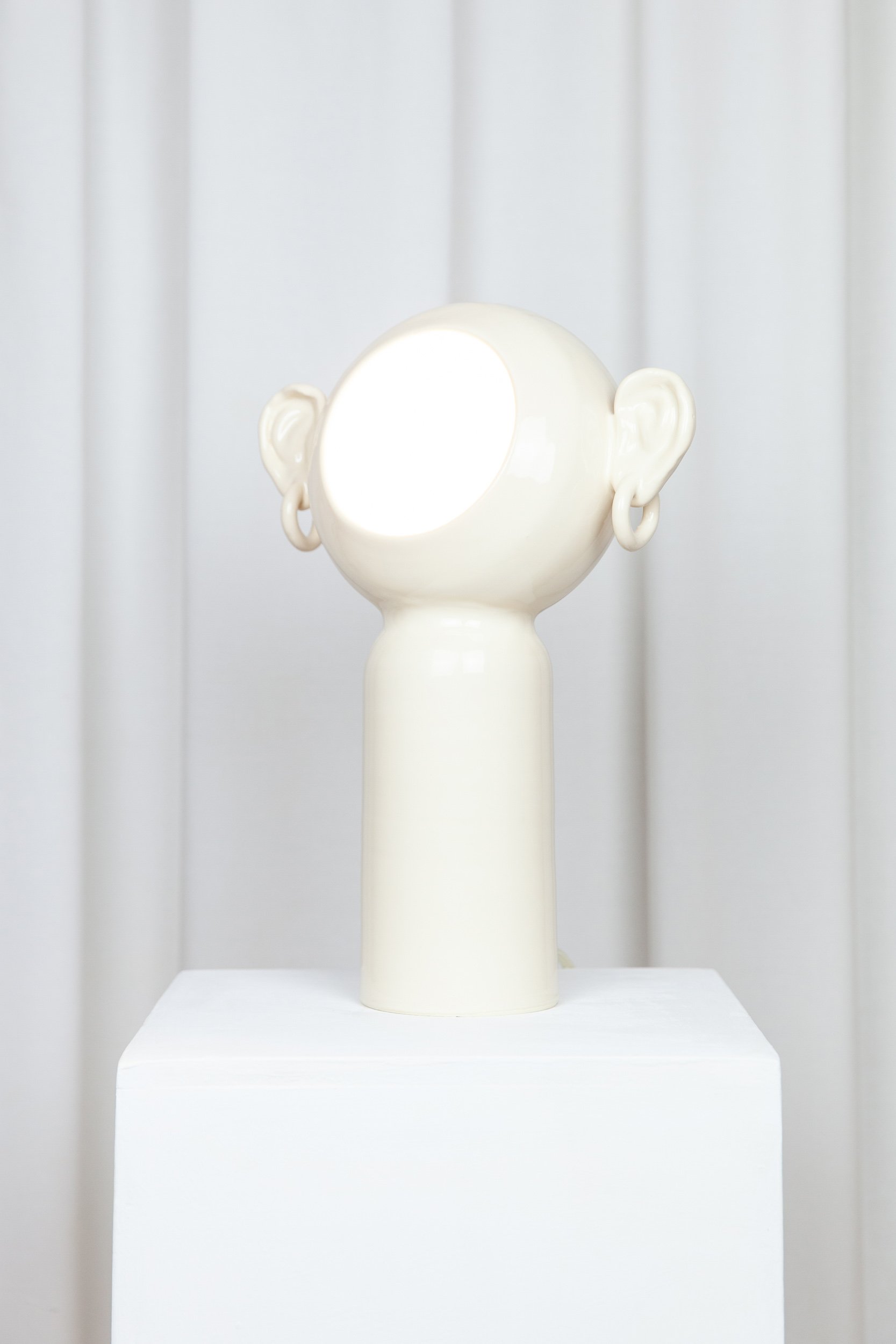 EARS_VASE_BEIGE_WWW.LOLAMAYERAS.COM_IG_@LOLAMAYERAS_-154_web.jpg