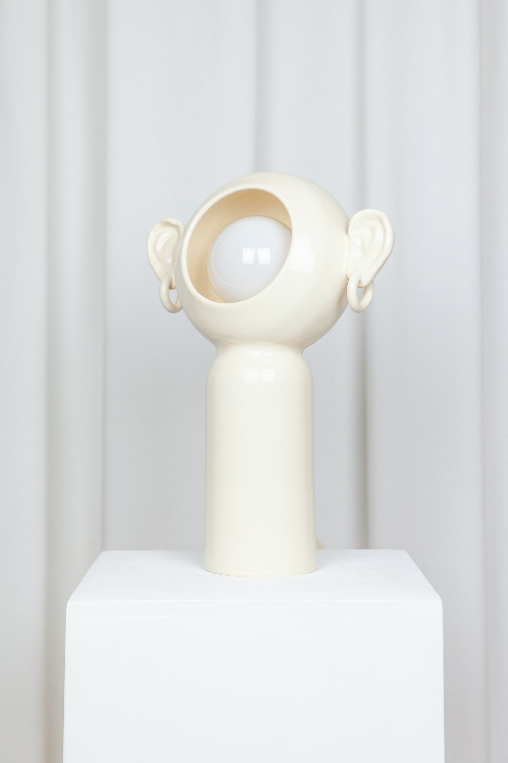 EARS_VASE_BEIGE_WWW.LOLAMAYERAS.COM_IG_@LOLAMAYERAS_-155_web.jpg