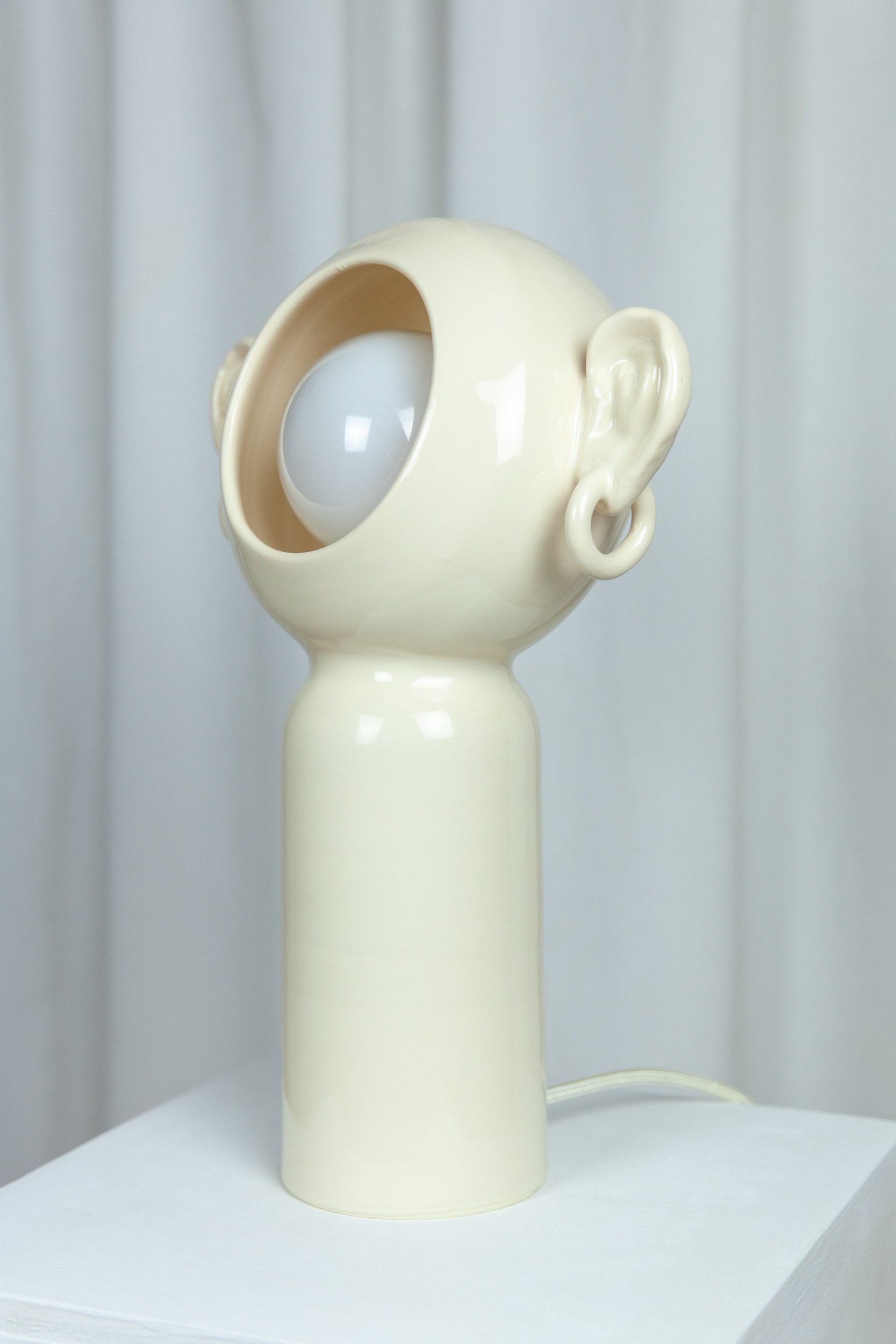 EARS_VASE_BEIGE_WWW.LOLAMAYERAS.COM_IG_@LOLAMAYERAS_-IMG_2228_web.jpg