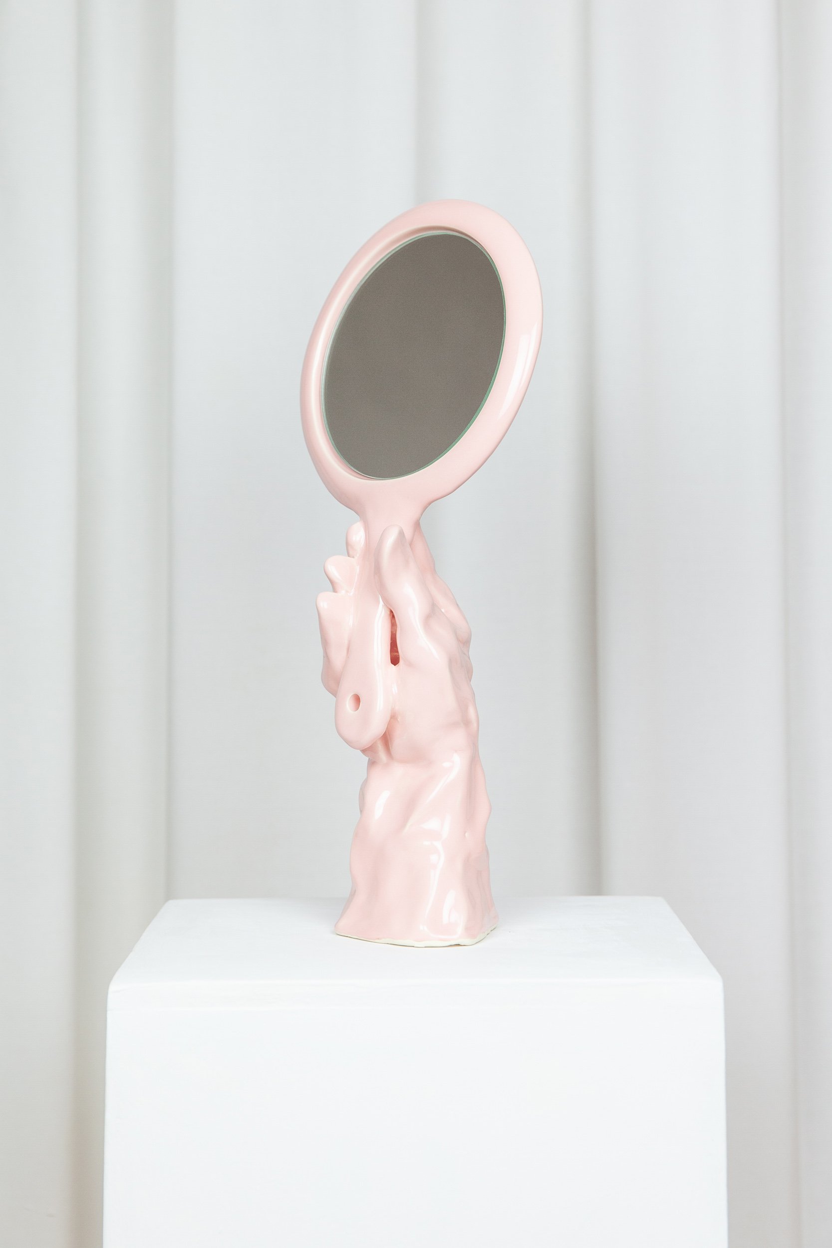 GLOVY_MIRROR_PINK_WWW.LOLAMAYERAS.COM_IG_@LOLAMAYERAS_-165_web.jpg