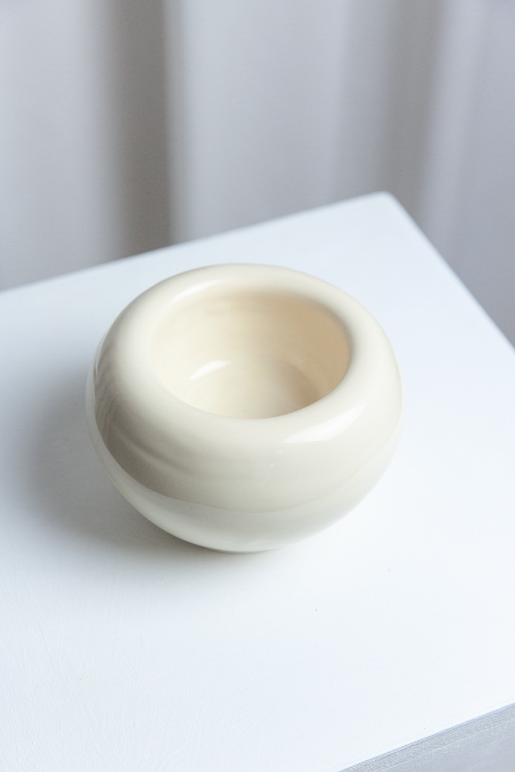 PUFFY_BOWL_BEIGE_WWW.LOLAMAYERAS.COM_IG_@LOLAMAYERAS_-IMG_2141_web.jpg