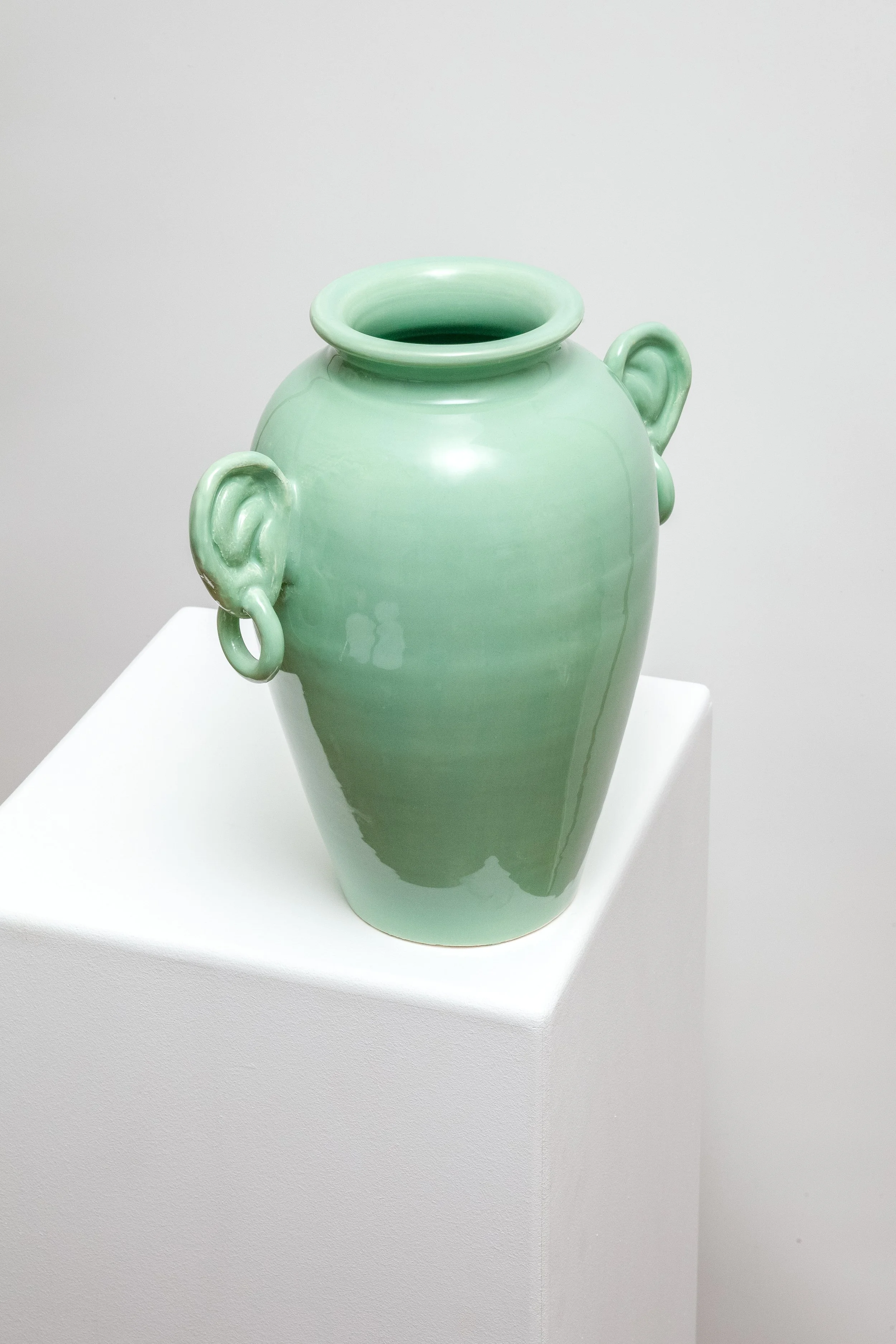 EARS_VASE_GREEN_WWW.LOLAMAYERAS.COM_IG_LOLAMAYERAS_HQ_IMG_7558-Edit.jpg