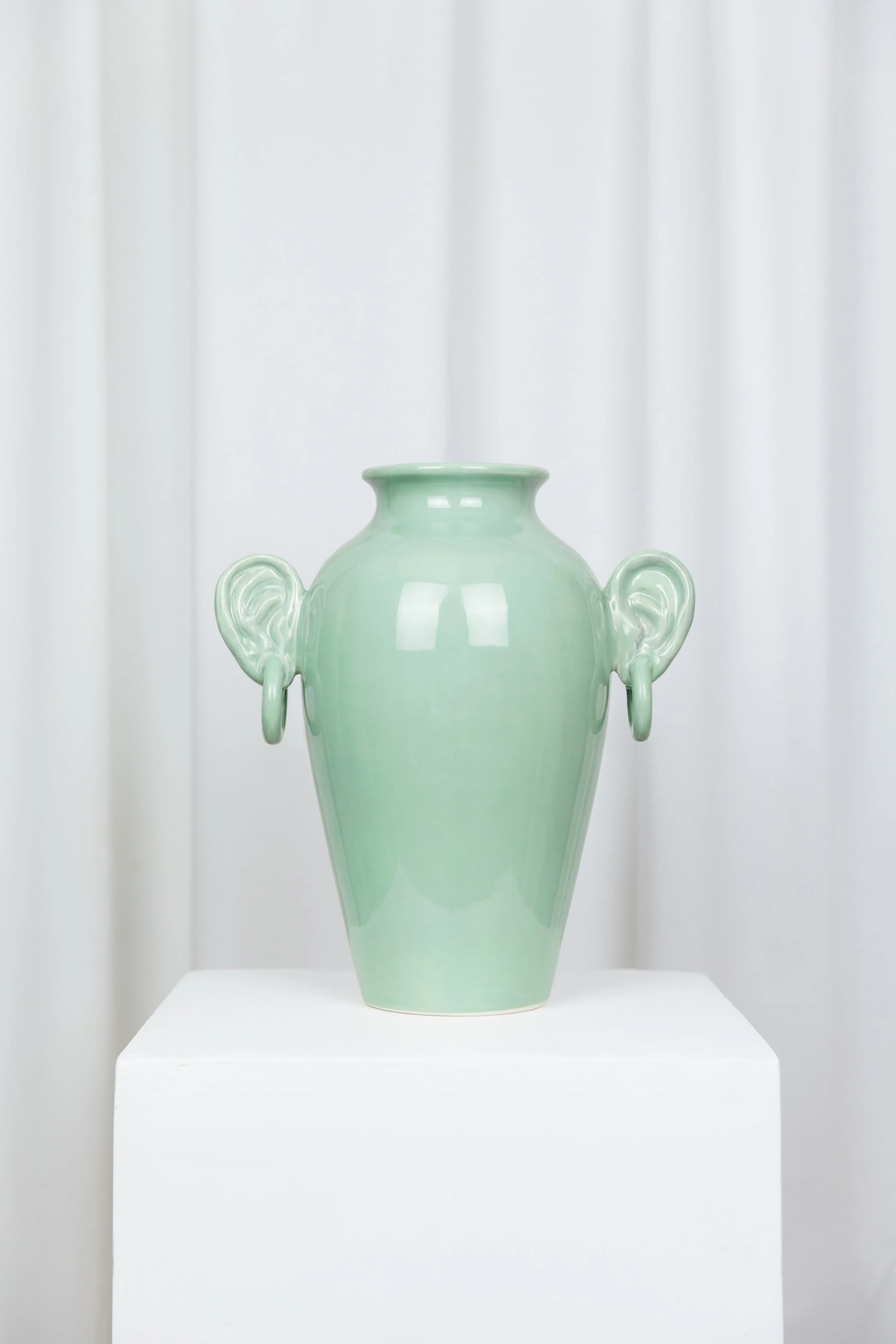EARS_VASE_GREEN_WWW.LOLAMAYERAS.COM_IG_LOLAMAYERAS_-XXXX.jpg