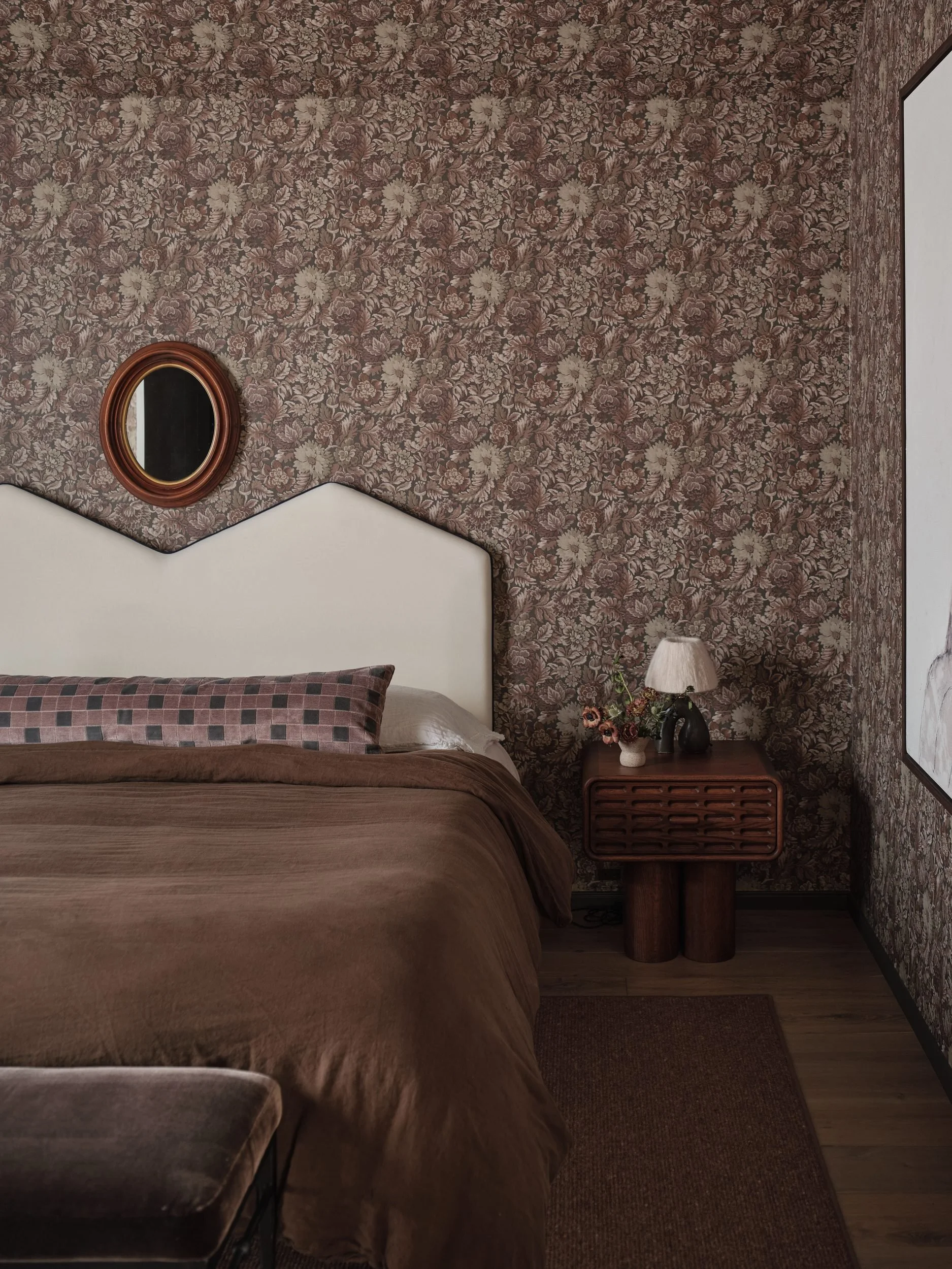 april-tomlin-interiors-compelling-restraint-guest-bedroom-wallpaper.jpg
