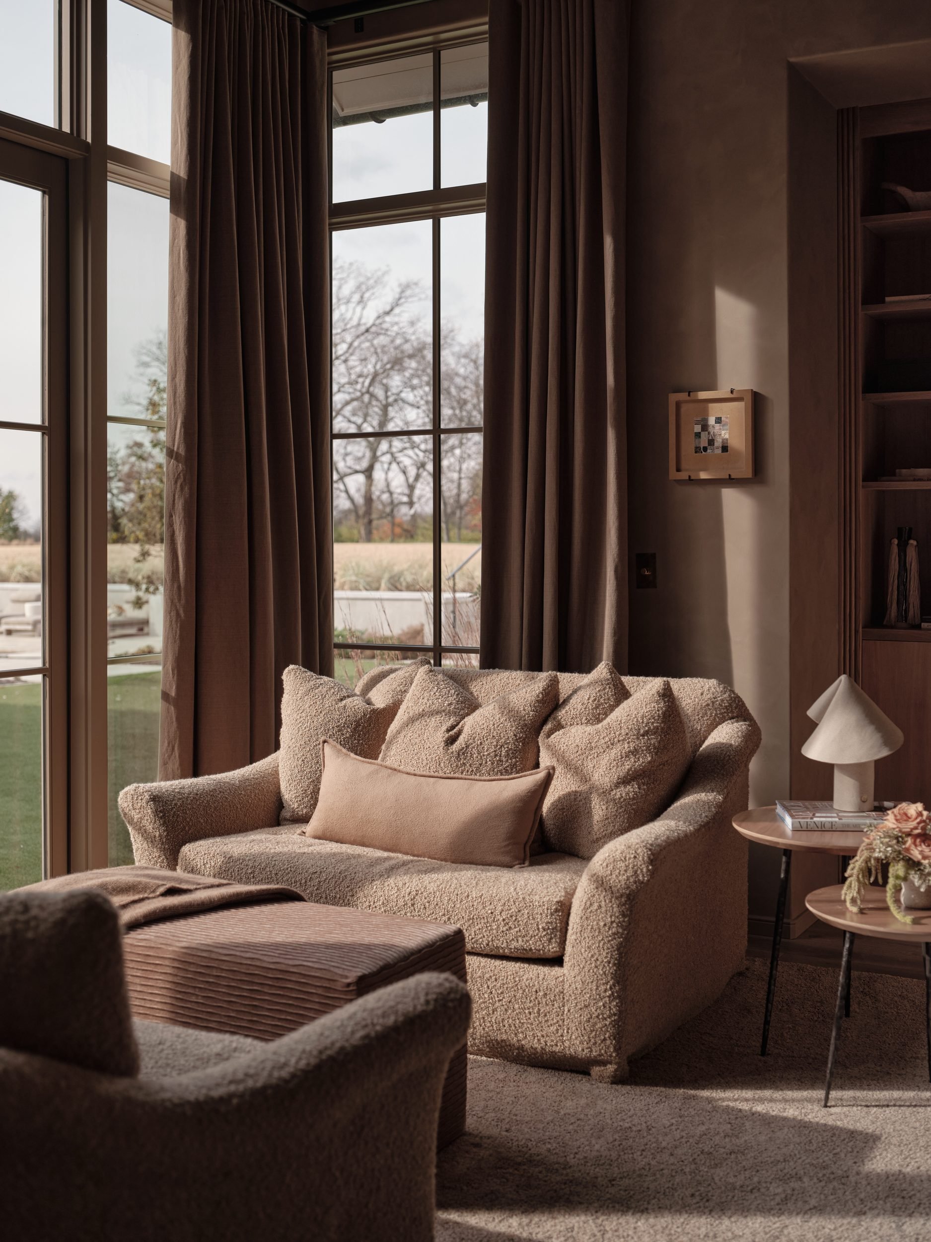 april-tomlin-interiors-compelling-restraint-sitting-room.jpg