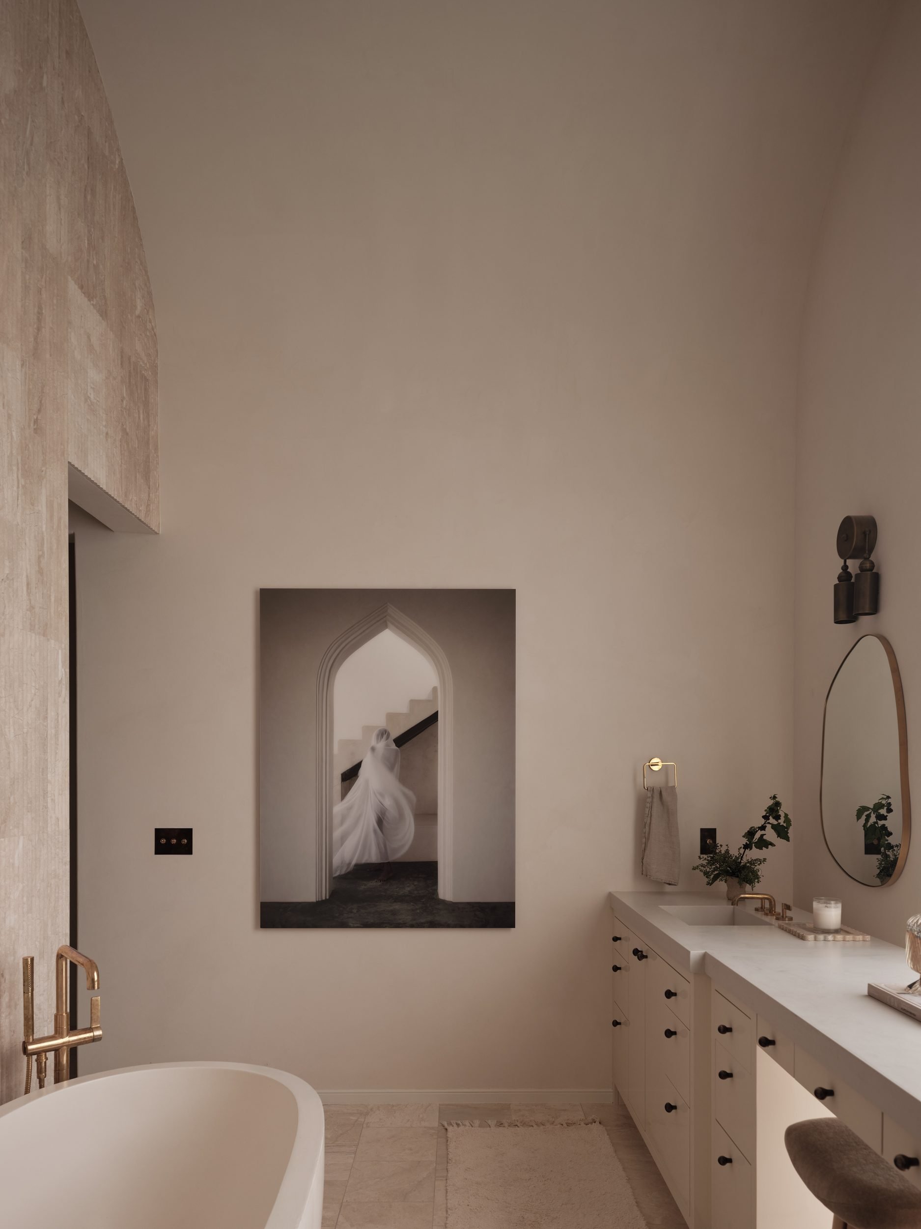 april-tomlin-interiors-compelling-restraint-primary-bathroom.jpg