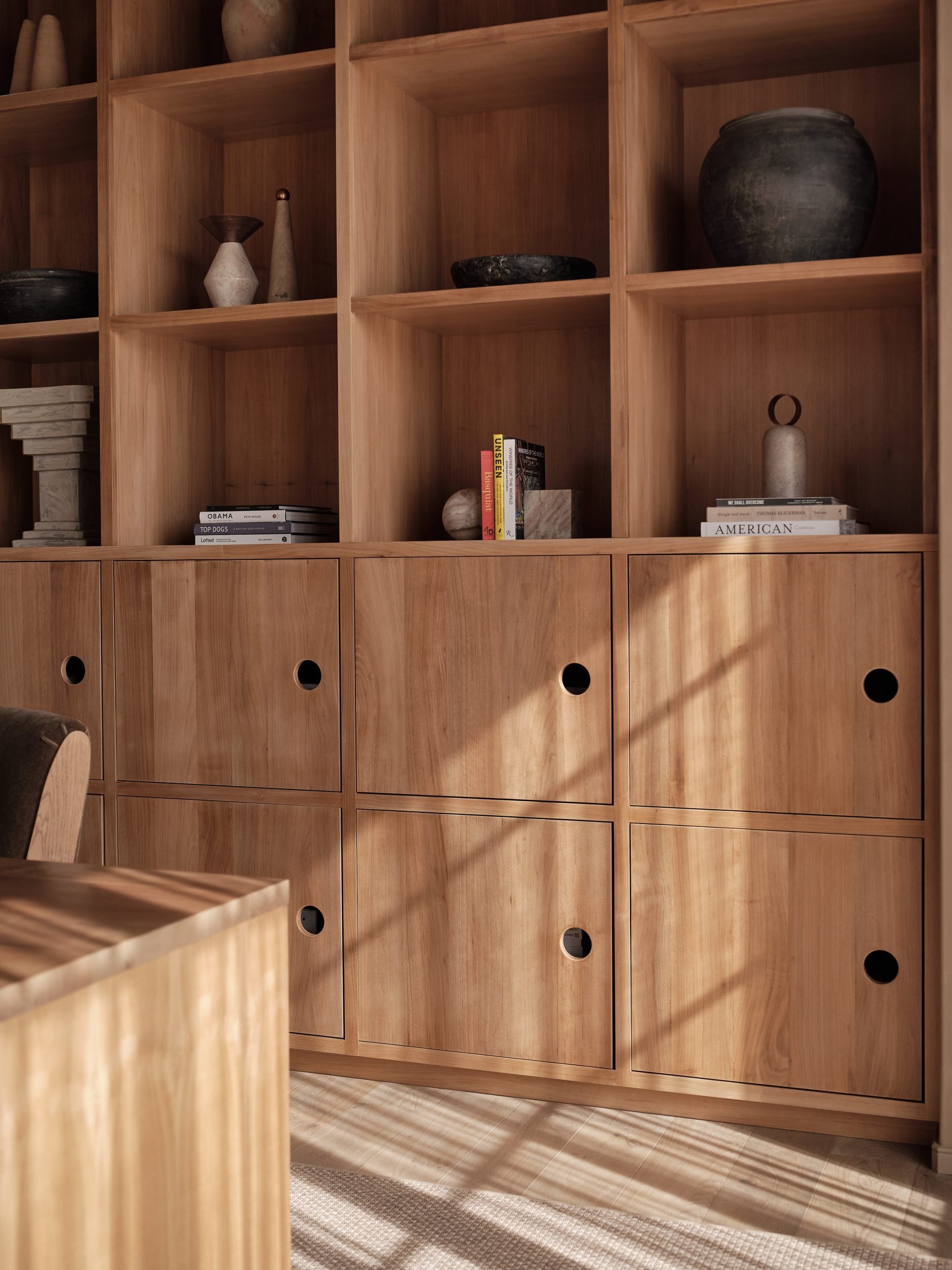 april-tomlin-interiors-compelling-restraint-office-built-in-shelving.jpg