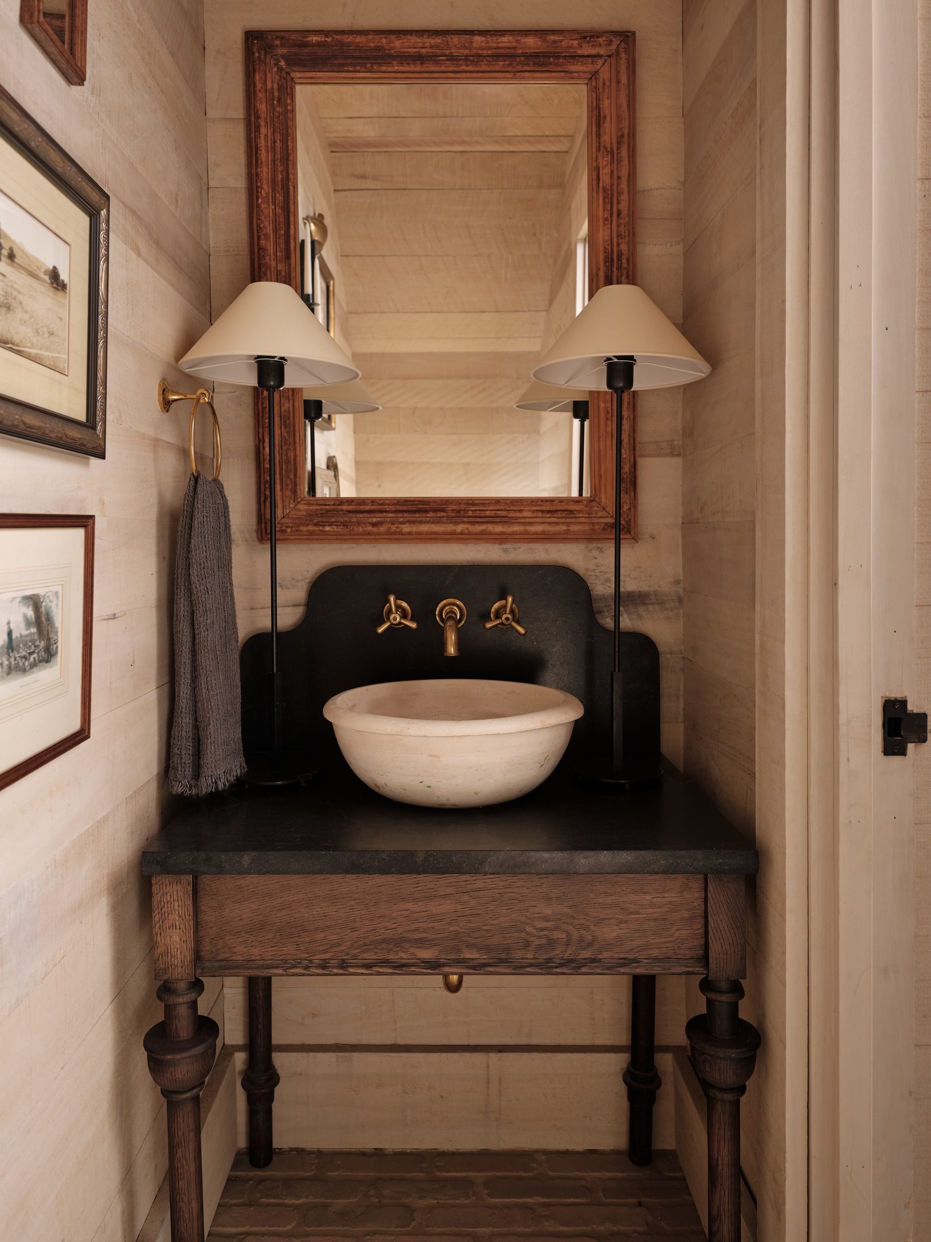 april-tomlin-interiors-the-stables-powder-room.jpg