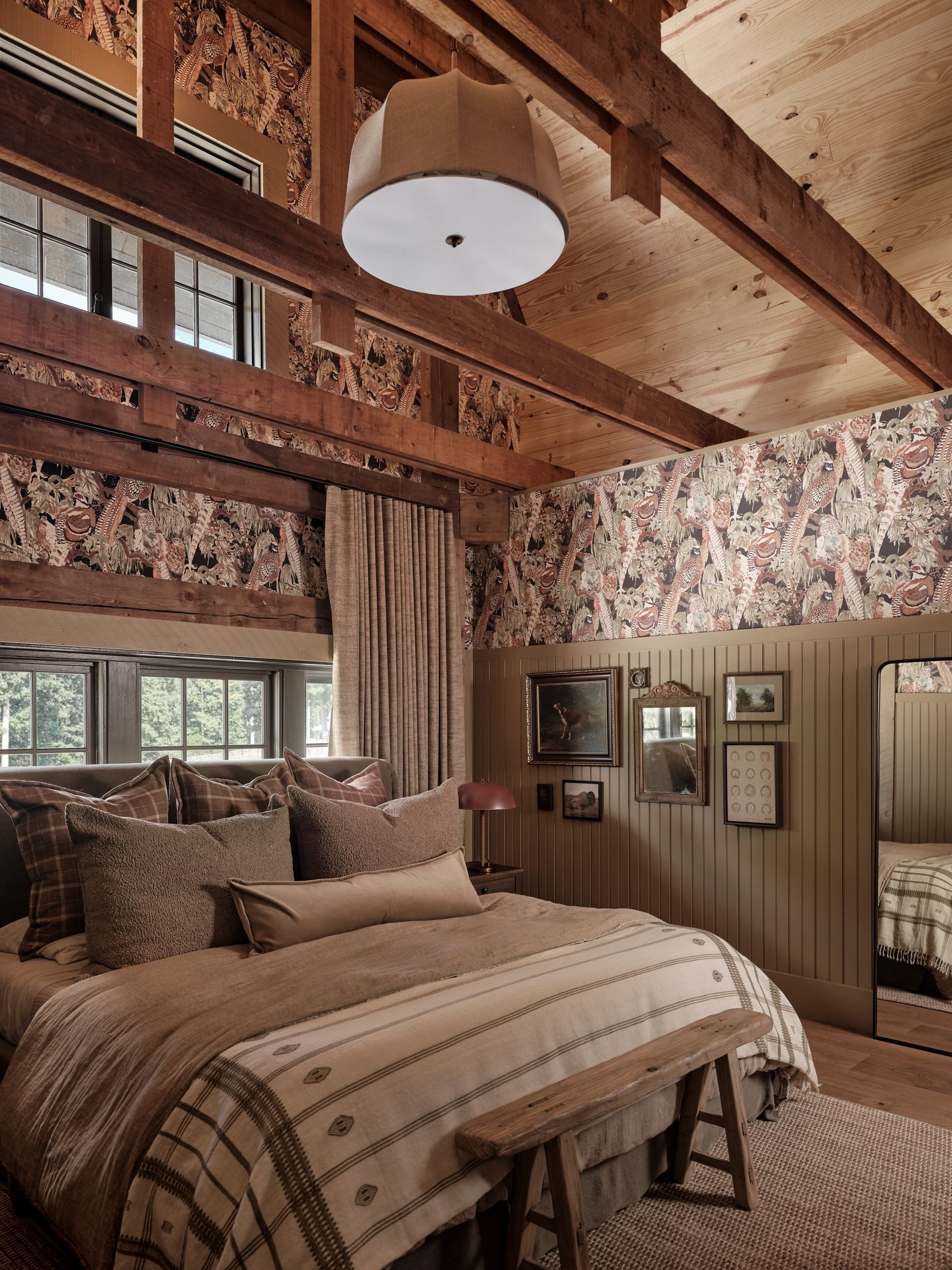 april-tomlin-interiors-the-stables-guest-bedroom.jpg