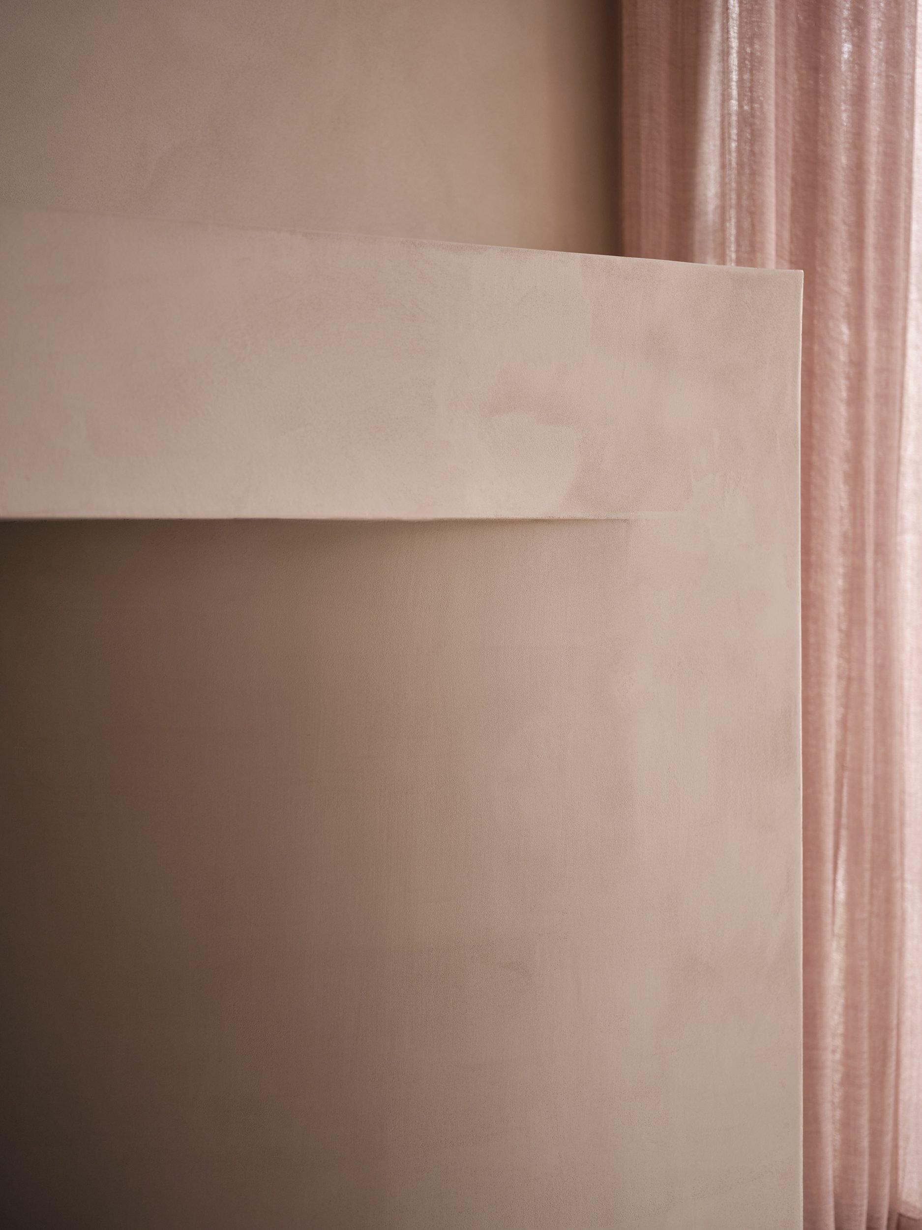 april-tomlin-interiors-compelling-restraint-plaster-drapery-detail.jpg