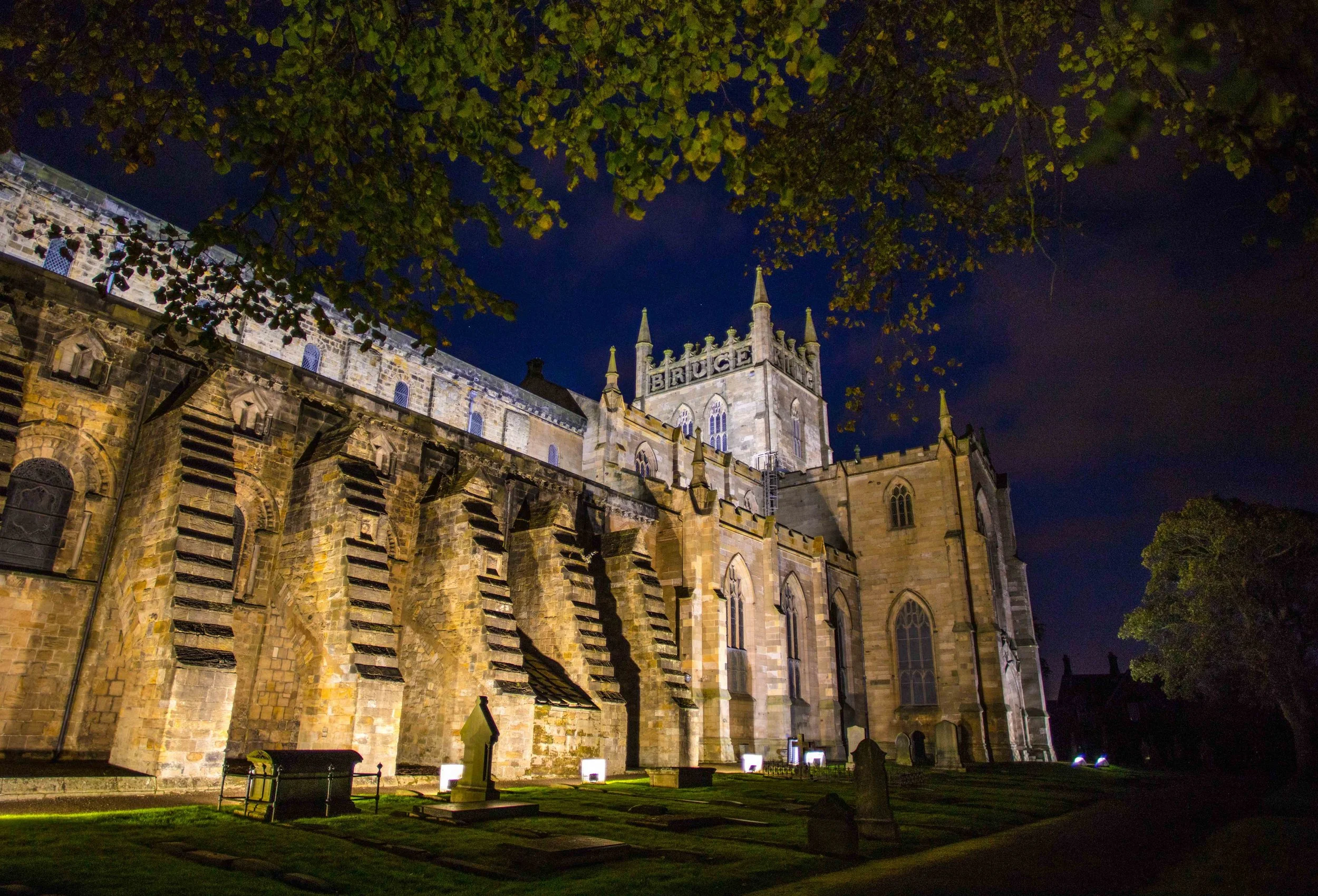 Dunfermline Abbey.jpg