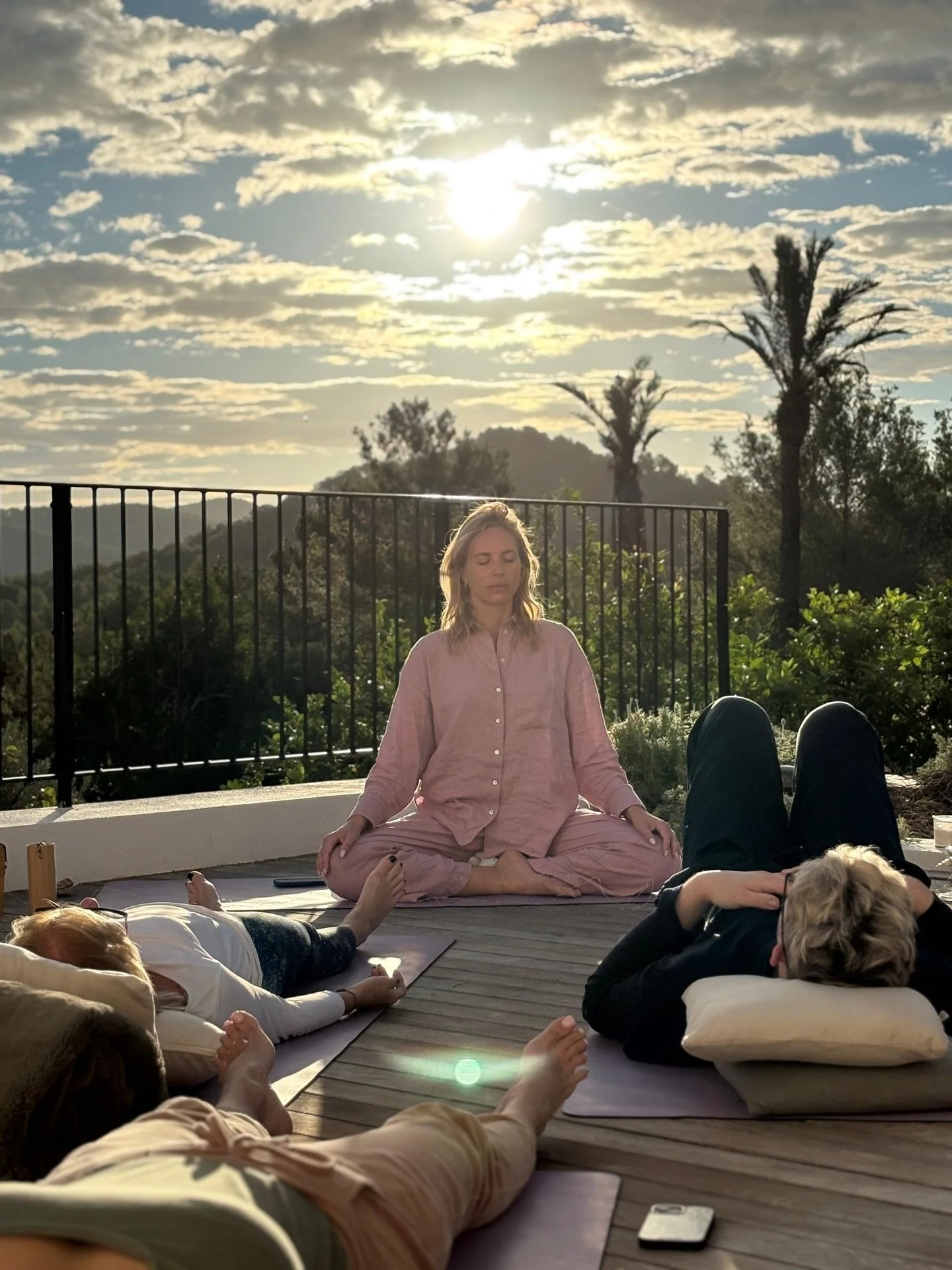 ~ Be in service ~
It&rsquo;s one of the purest ways to feel connected &mdash; to yourself, to others, to something bigger.

I began this path with dietetics, not knowing how far it would carry me. From nutrition to movement, from shaping the body to 