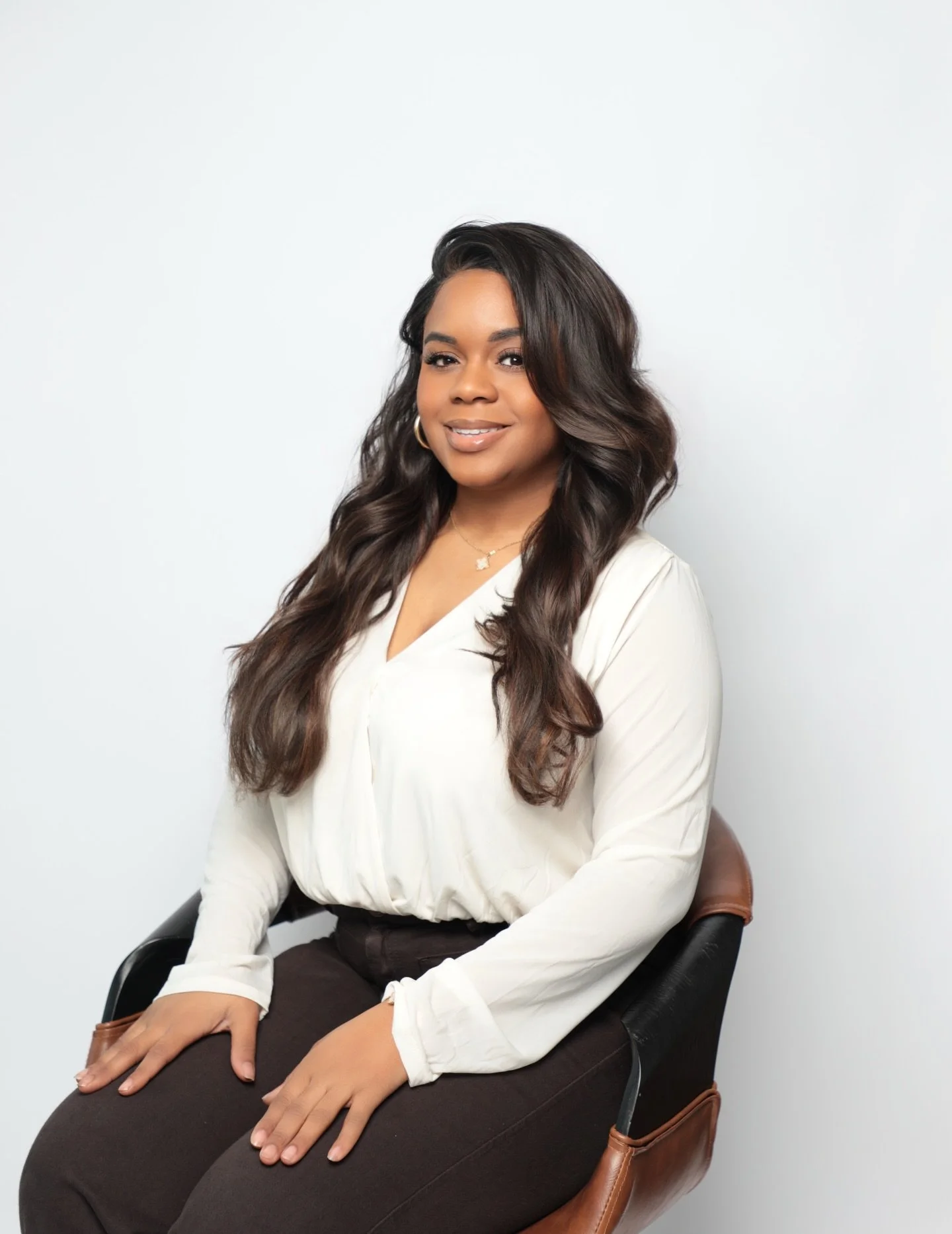 Your headshot is your first impression before you ever open your mouth.

It speaks for you on LinkedIn.
It introduces you on your website.
It builds trust before the meeting even starts.

A strong headshot says:
&ldquo;I&rsquo;m confident.&rdquo;
&ld