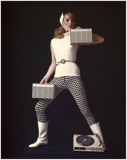 Retro Hi-Fi Girl Friday