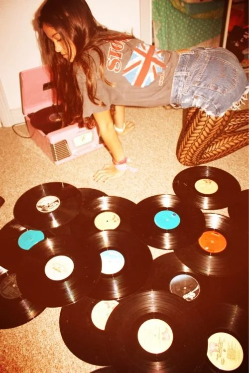 Retro Hi-Fi Girl Friday