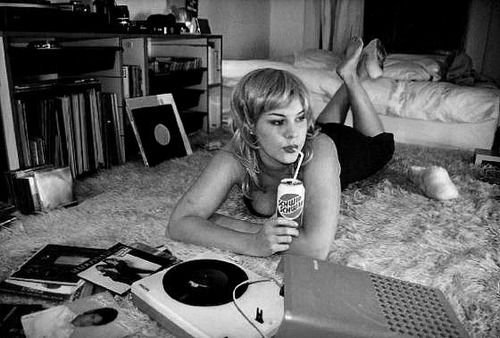 Retro Hi-Fi Girl Friday