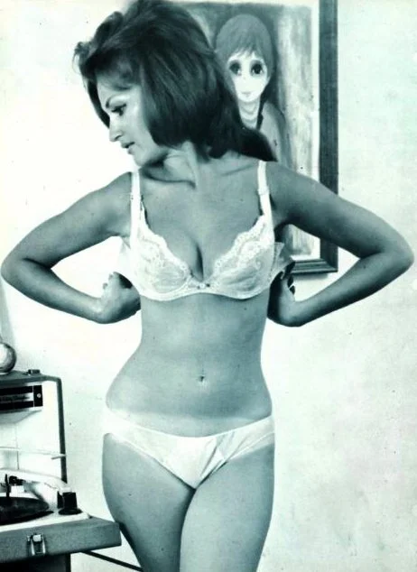 Retro Hi-Fi Girl Friday 