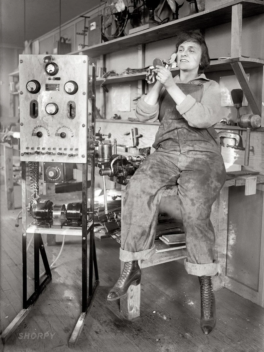 Retro Hi-Fi Girl Friday