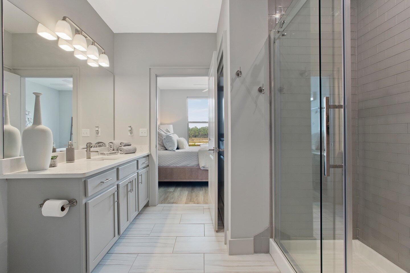 Take your at-home spa days to the next level at The Inlet! 🛁 Each unit comes gorgeously appointed with a double vanity,  tiled shower, walk-in closet, and lots of light! 

Schedule your showing today! ➡️(228) 872-0141
