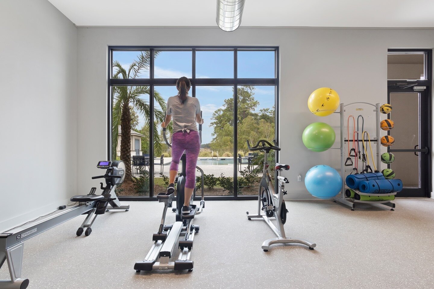Get ~fit~ at the ~Inlet!~ Available only to Inlet condo owners, the onsite gym is filled with state-of-the-art equipment and is open 24/7! If you'd like to see a full amenities tour, give us a call to schedule a showing or visit the link below for mo