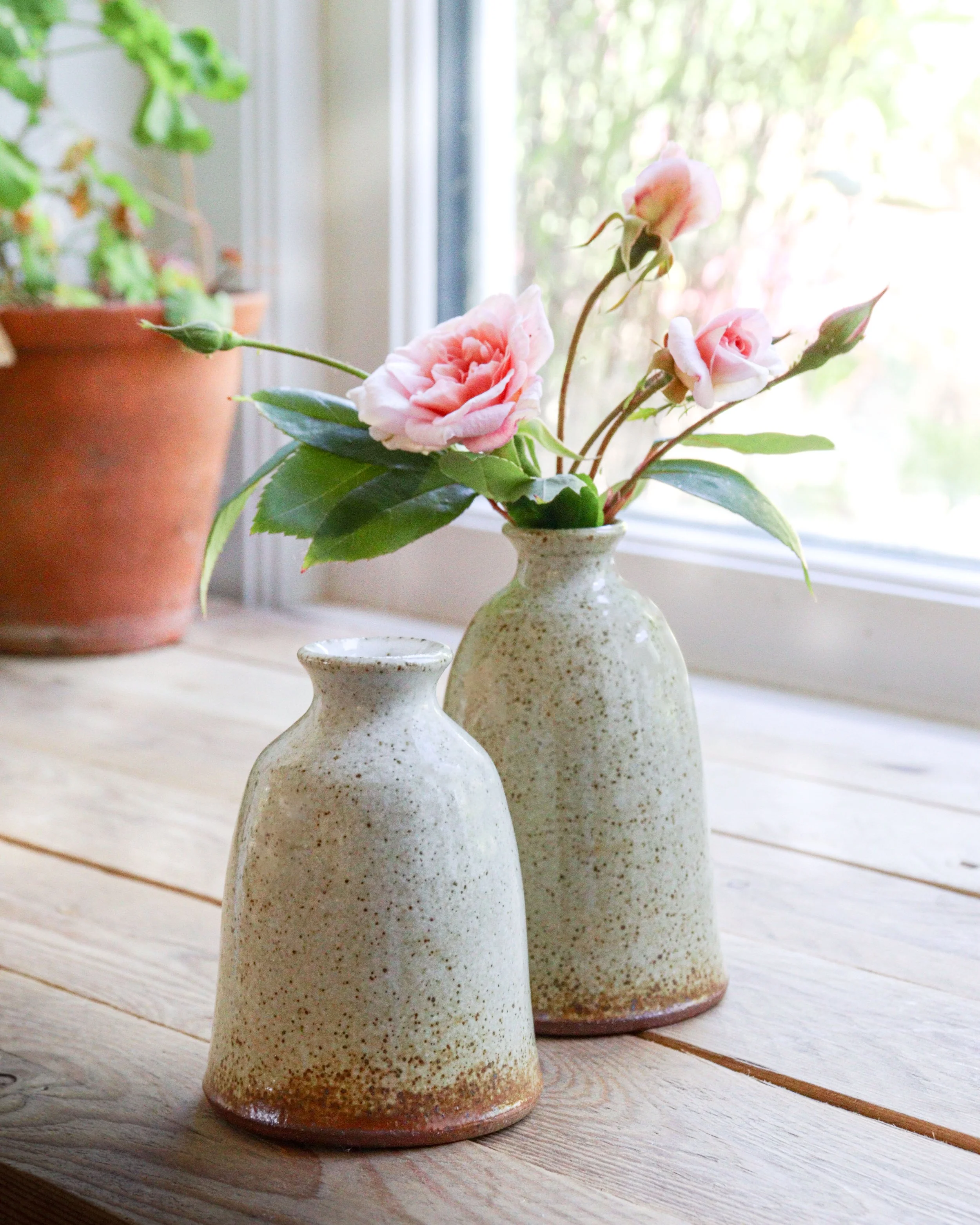 Stem Vases in Speckle