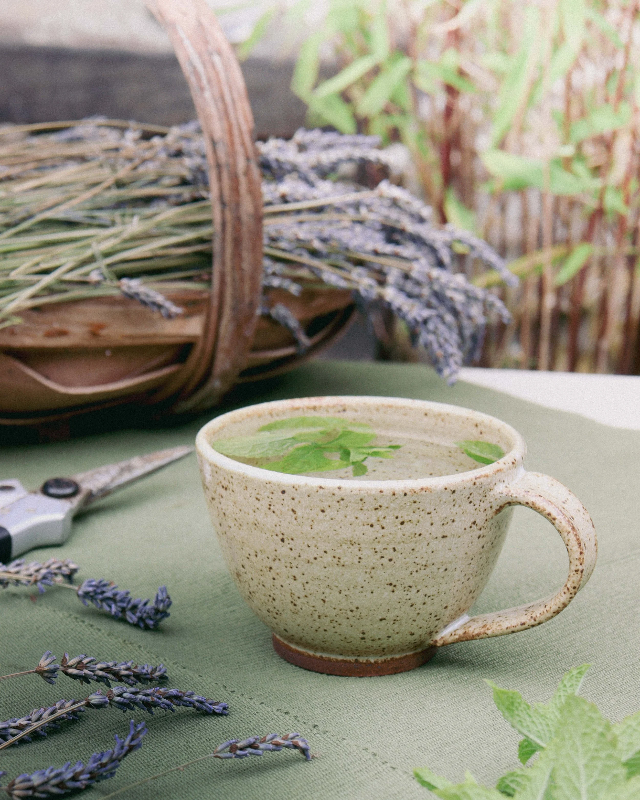 Large Cup in Speckle