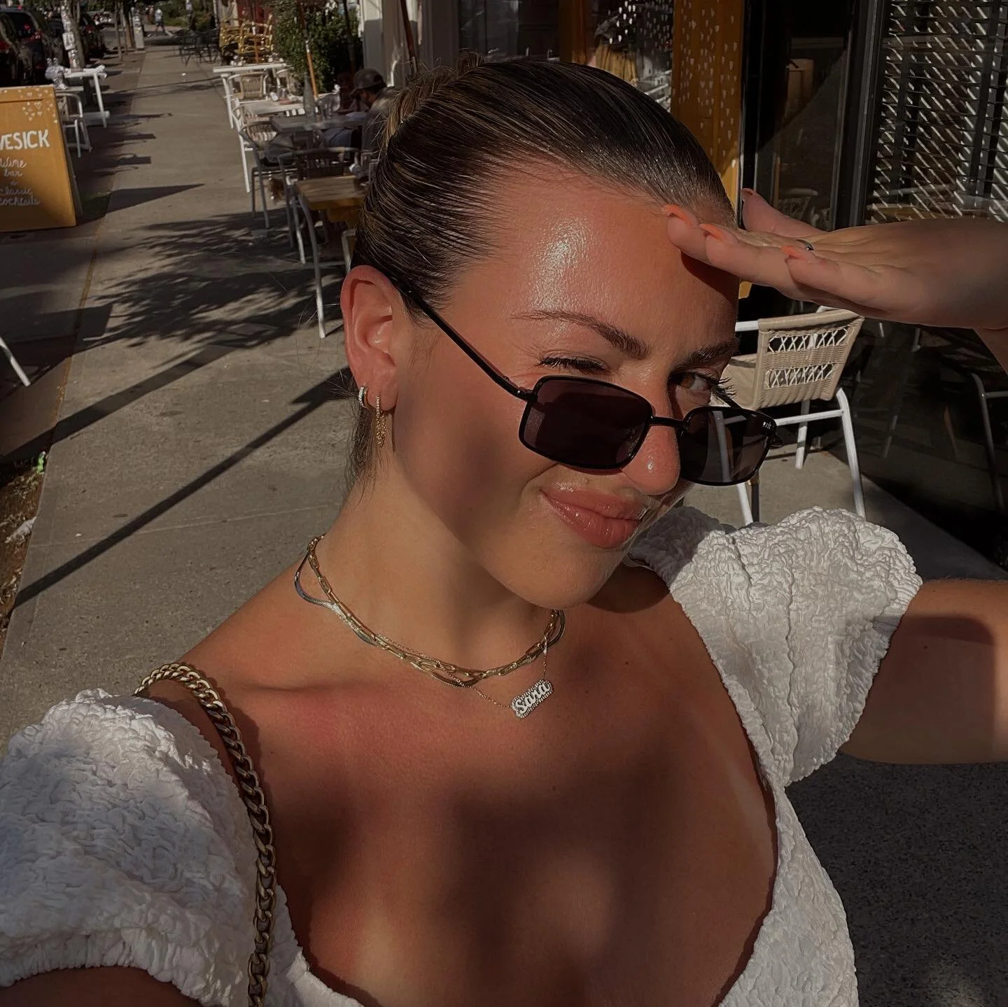 MADE 4 U! Our newest + long awaited addition to our personalized collection 👼🤍 say hello to the Enamel Name Plate Necklace! Order yours now in white, black, red, orange, purple, pink or yellow writing with .925 silver or gold plating on shopsarafin