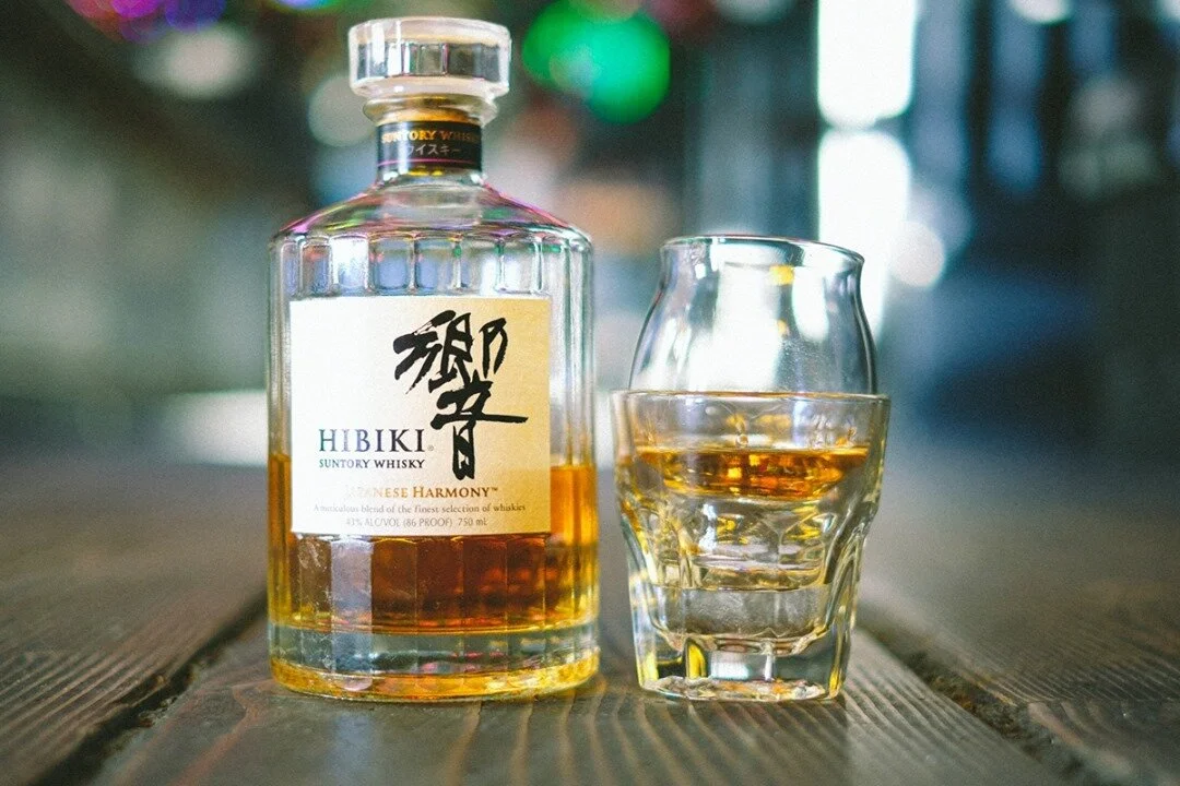 It still amazes us that so many people underestimate Japanese whiskey. This Hibiki from #Suntory is stunningly good and worthy of a two finger pour. Heavy oak flavors dominate undertones of autumn fruits and rich honey. Give this one a go next time y