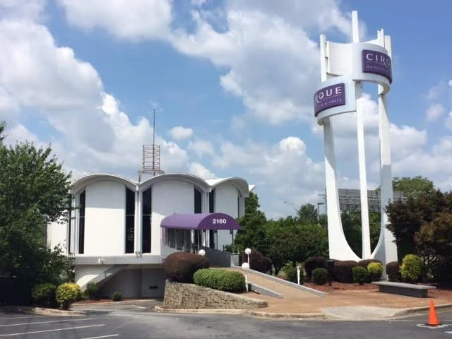 Cirque Daiquiri Bar & Grill