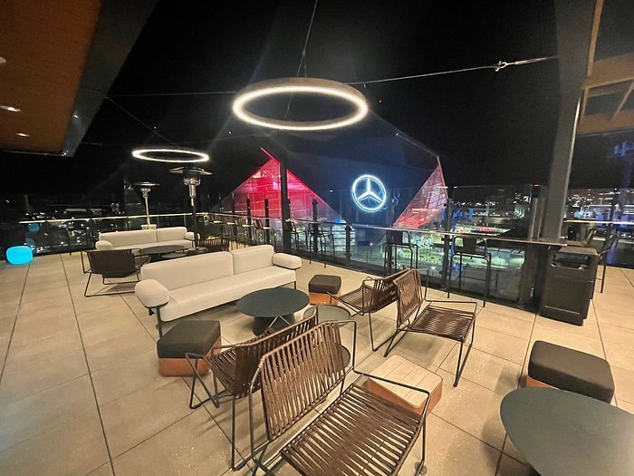 RT60 Rooftop Bar