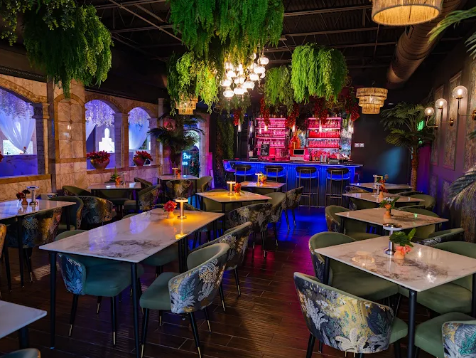 Zanzi Bar Cuisine & Lounge