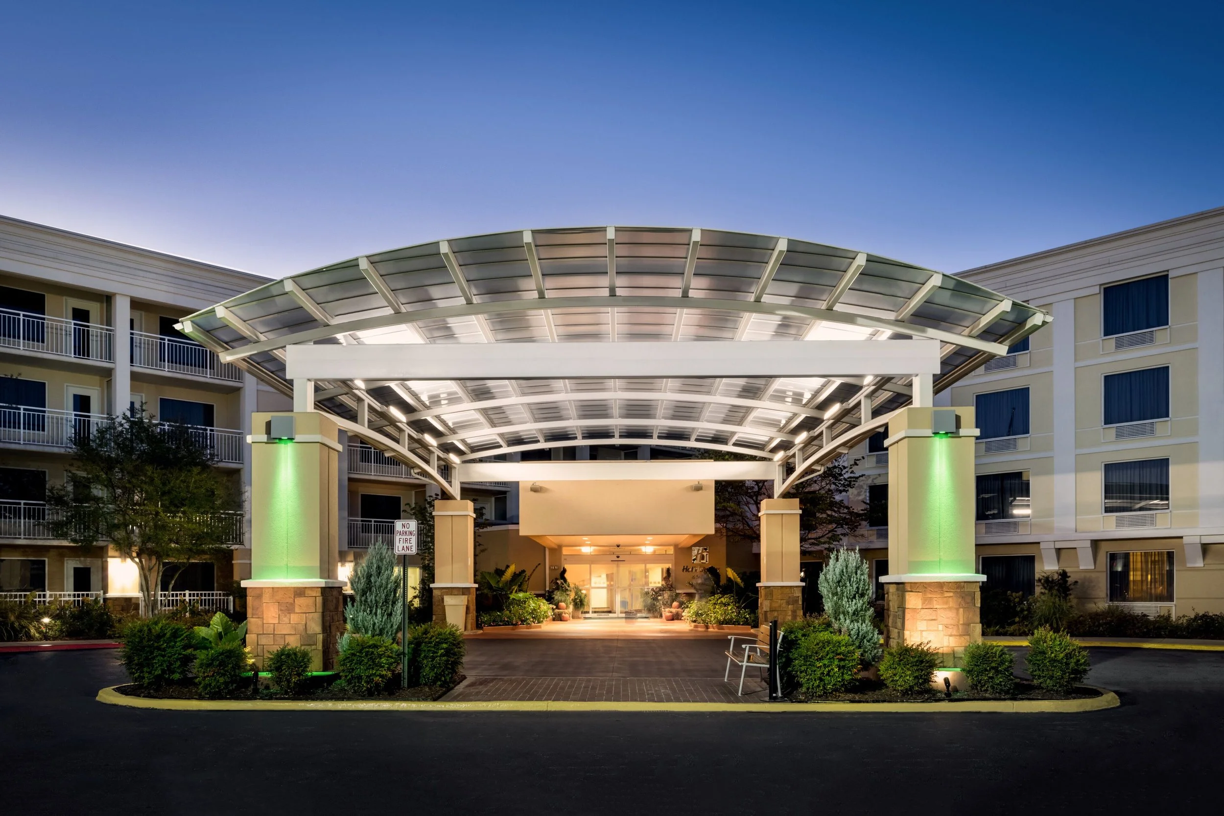 Holiday Inn Hotel & Suites, an IHG Hotel