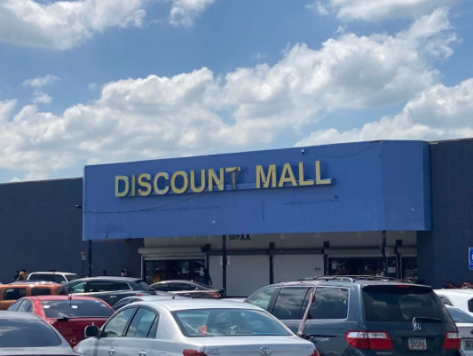 #6. Old National Discount Mall