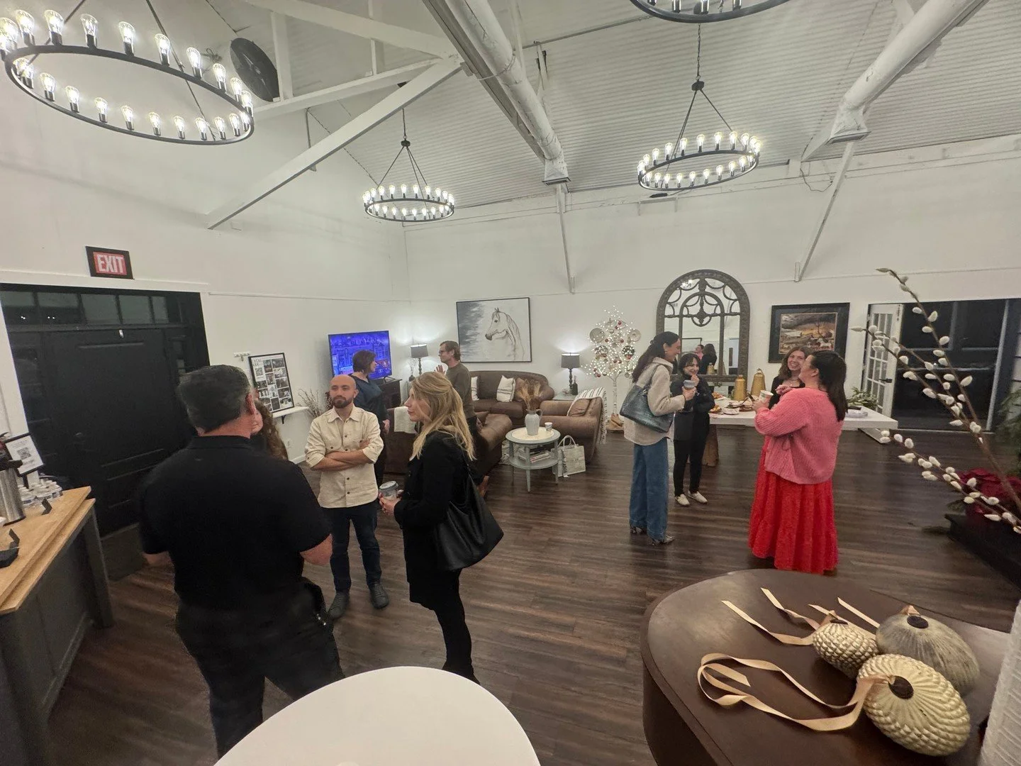 ✨ What an incredible time we had at the 2025 Winter Meet and Greet at Local Ark! 🥂 From inspired conversations to new connections, our stunning wedding venues came alive with the energy of passionate vendors and creative professionals. We absolutely