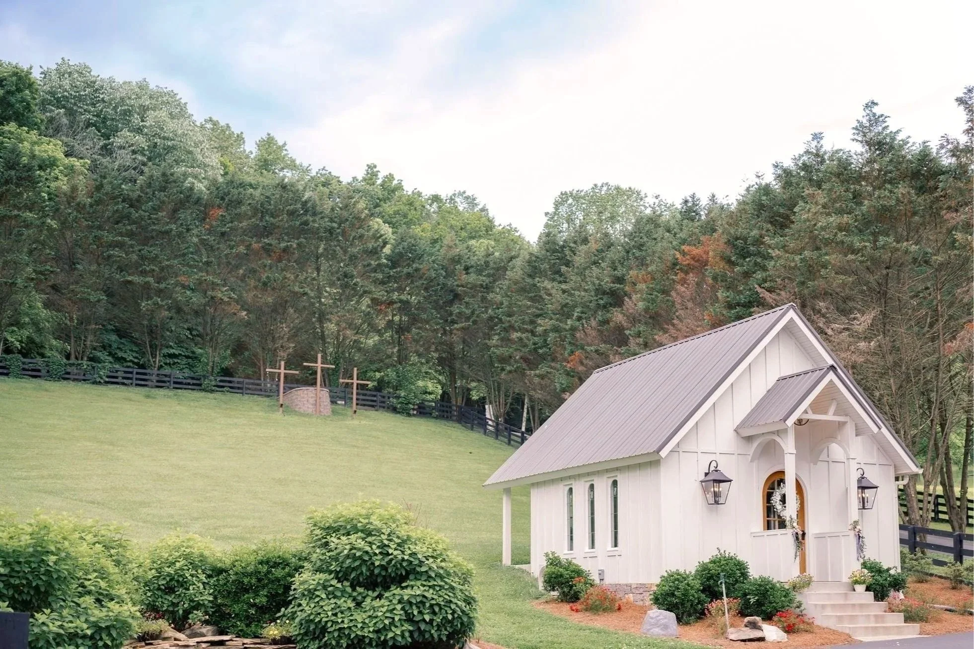 white chapel on a hill in franklin tennessee