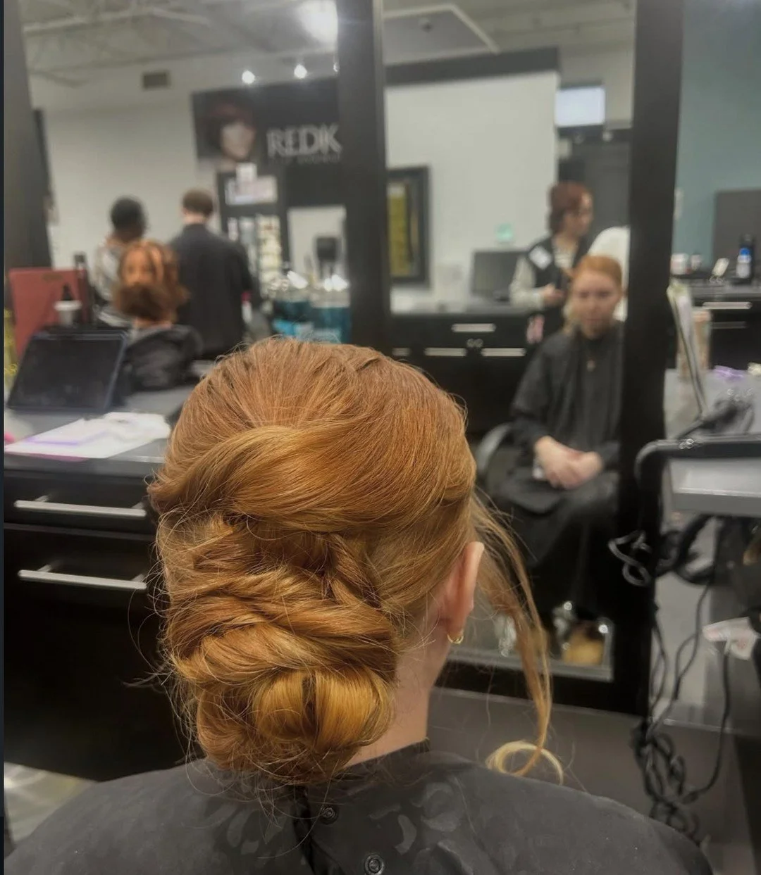 @kaydidittttt Holiday hair that deserved its own moment ✨. 🤍❄️ #SSAKOKOMO #SummitSalonAcademy #KokomoBeauty #KokomoIndiana #SalonEducation  #KokomoBarbers #BarberingSkills #Cosmetology #KokomoCosmetology  #KokomoNails  #MassageTherapy #KokomoMassage