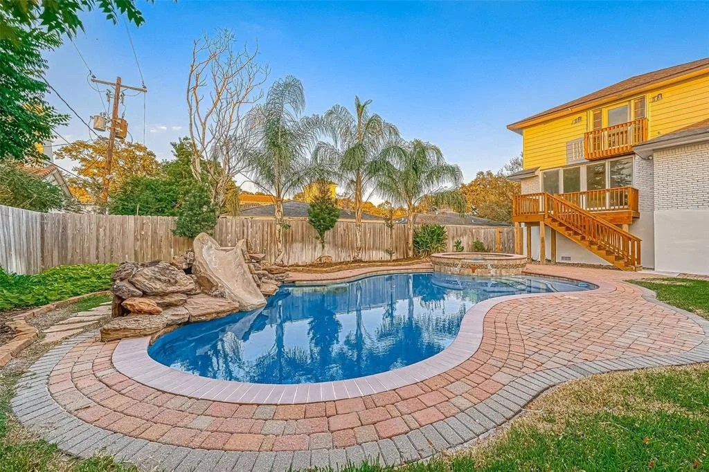 4806 Braesvalley, outside backyard.jpeg