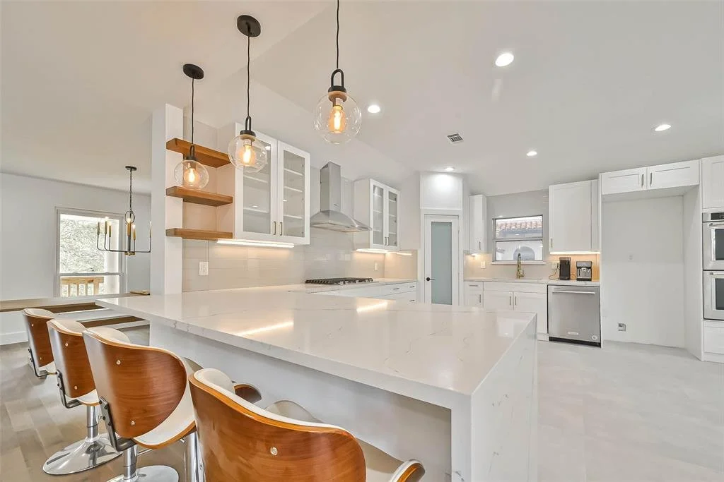 4806 Braesvalley, side kitchen.jpeg