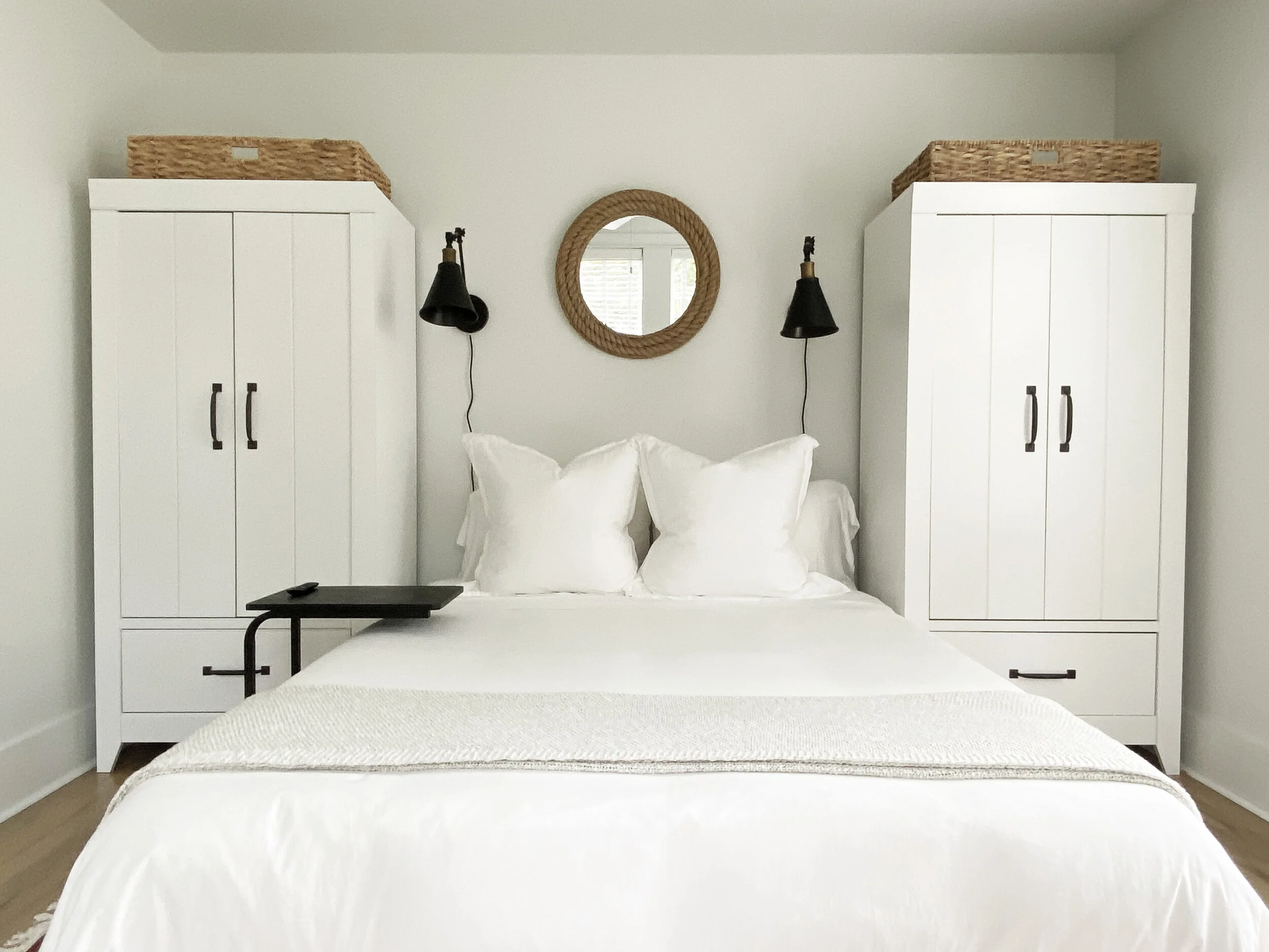 Guest Bedroom - 1.jpg