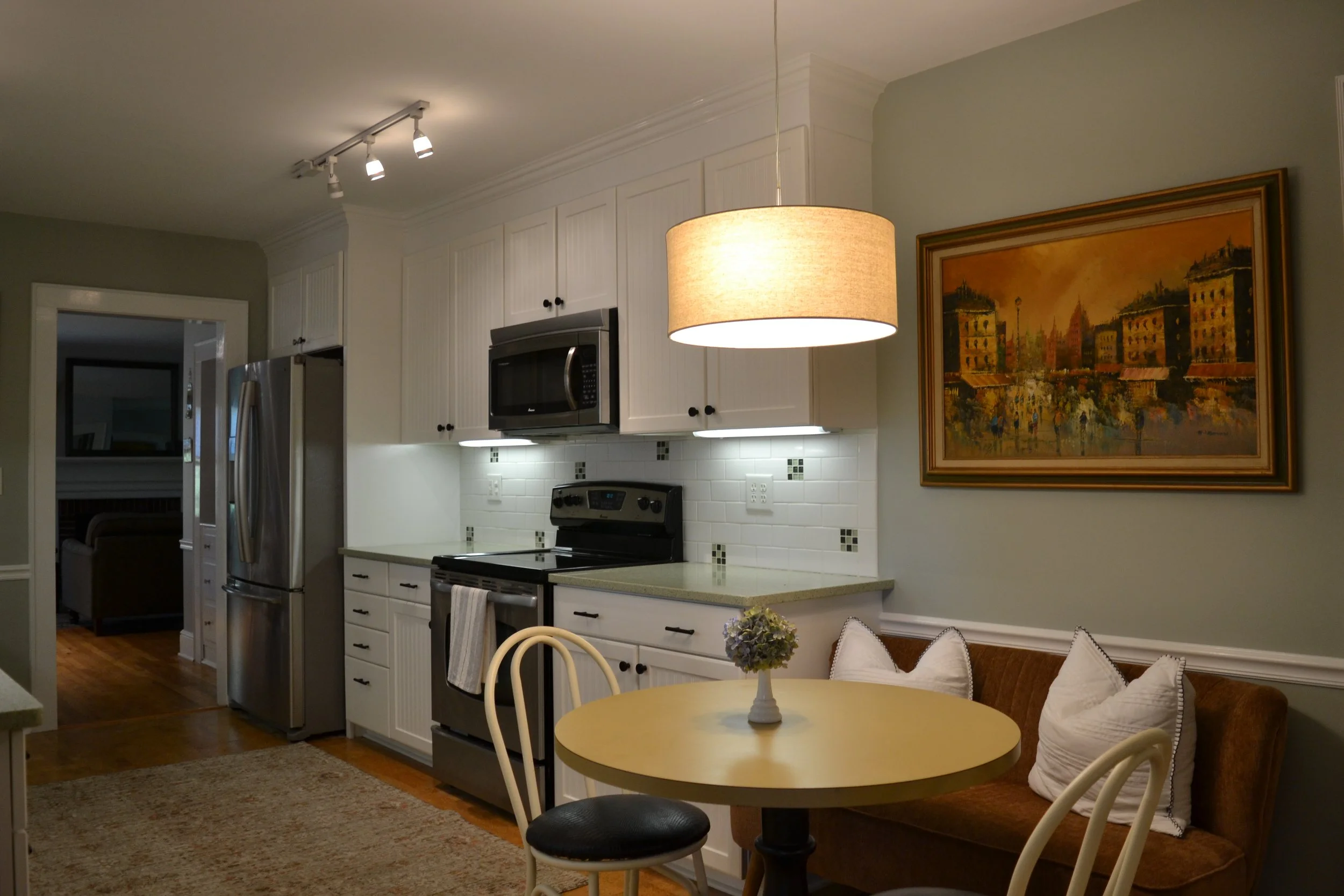 Transitional European Kitchen Design Inspiration