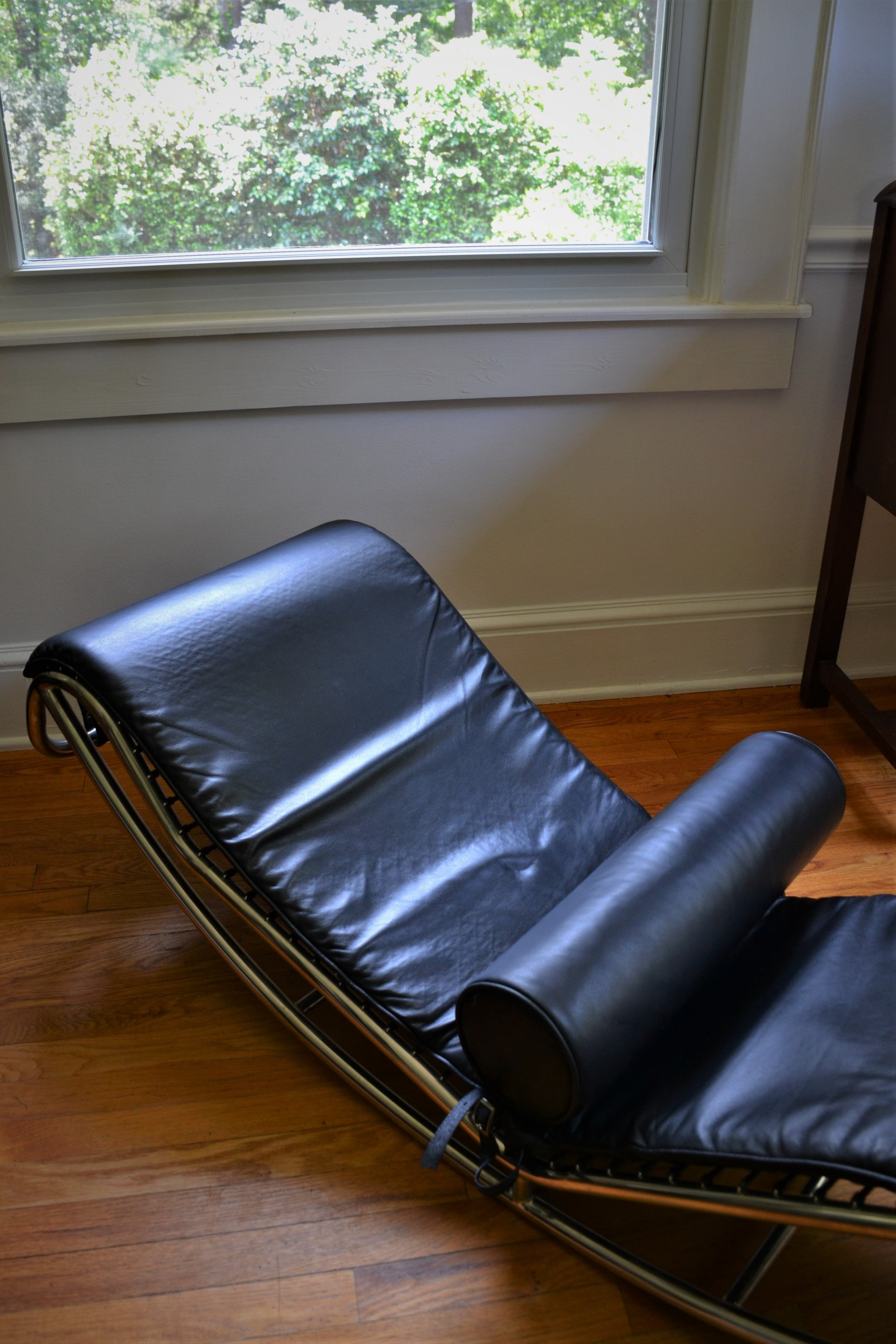 vintage mid century modern chaise lounge leather detail close up