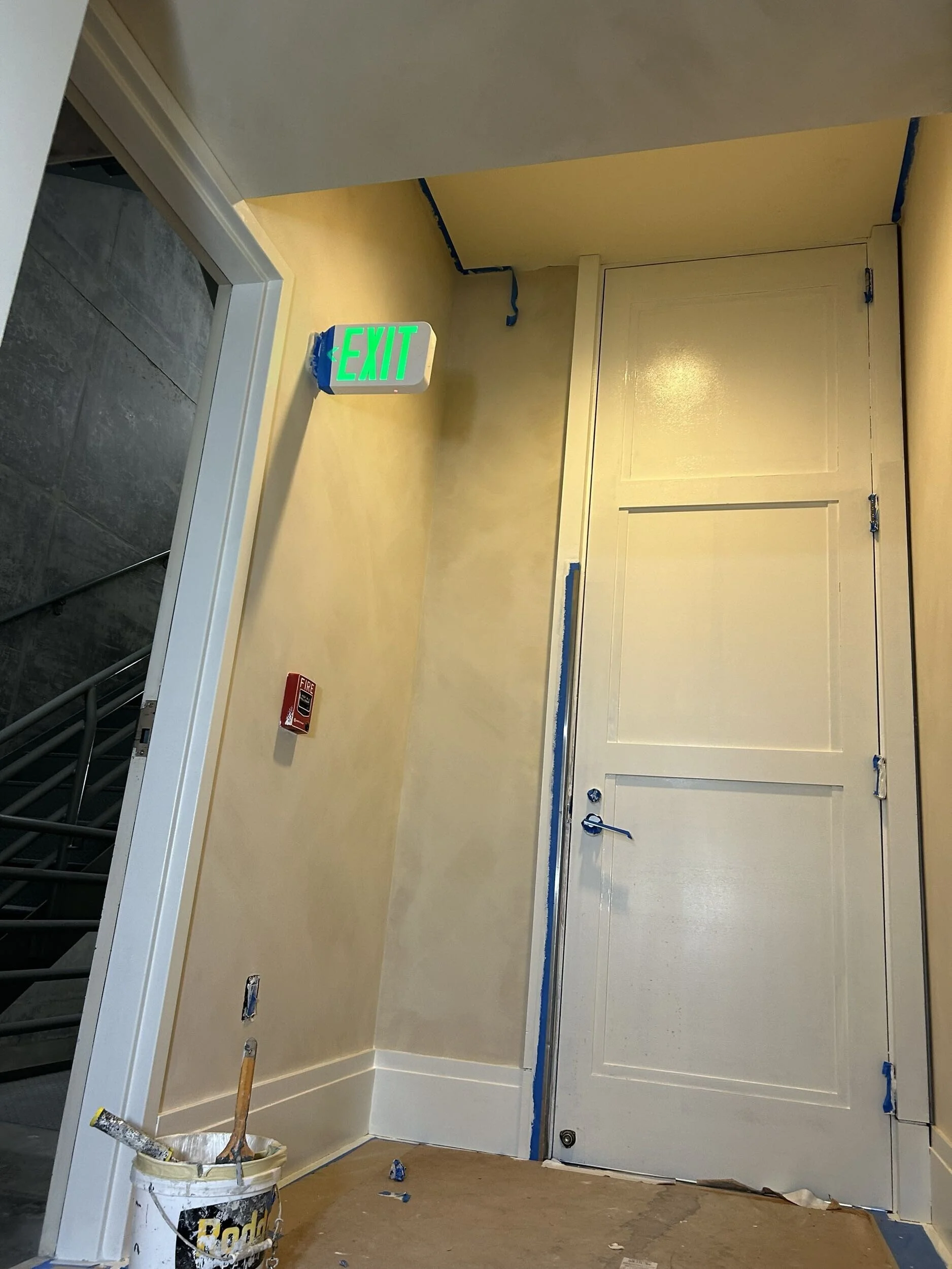 limewash painting in seattle – lobby walls painted in hotel