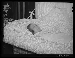 A Nurse Reveals the 5 Biggest Regrets of People on Their Deathbed